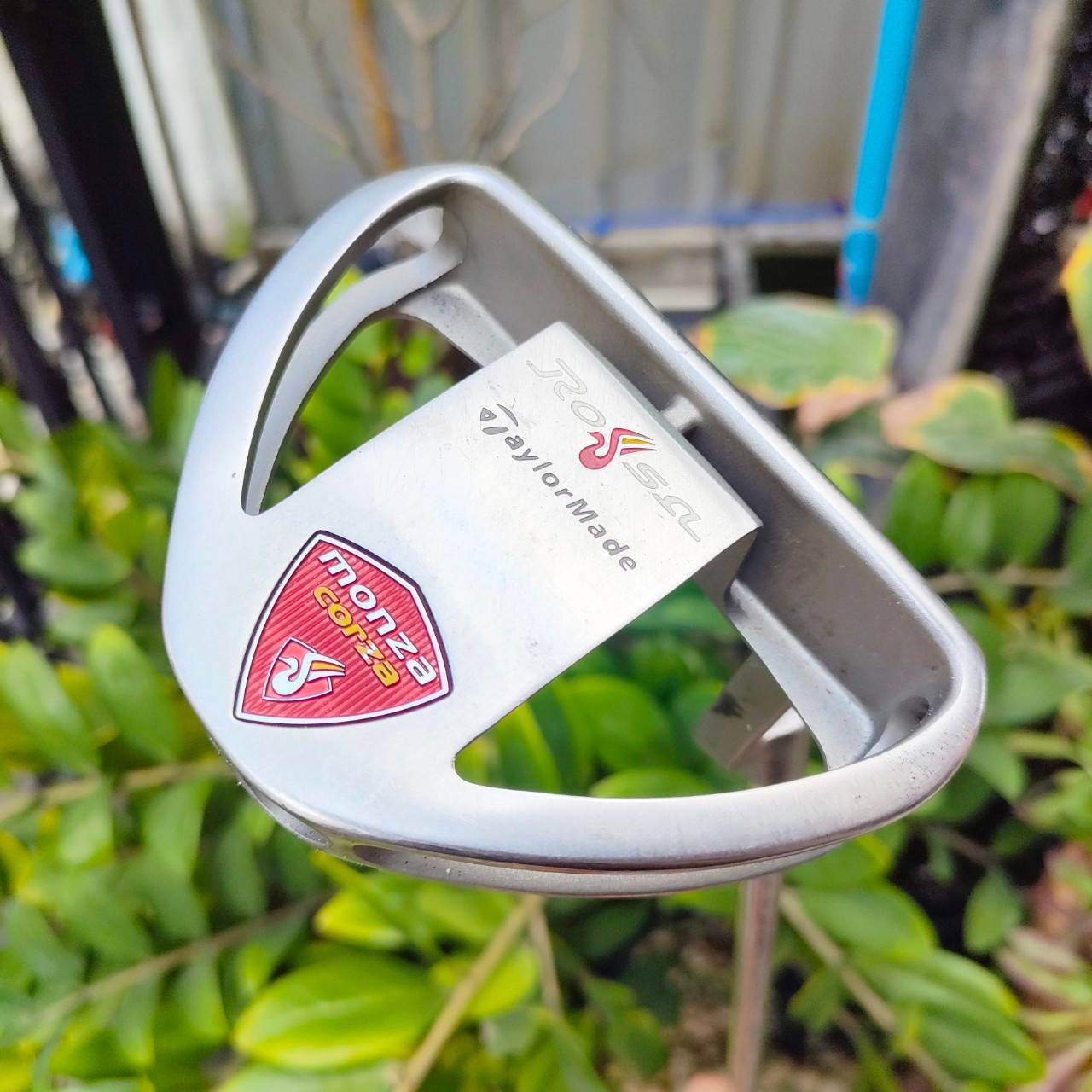 PUTTER TAYLORMADE ROSSA MONZA CORZA ความยาว 34 นิ้ว ** กริฟเสื่อม ** หน้า AGSI เกาะไลน์มากๆ ชดเชยความผิดพลาดได้สูงสุด พัตต์นุ่มและนิ่งมาก เล็งง่ายมาก แม่นไลน์มากๆ ไม้กอล์ฟพรีเมี่ยมมือสอง By NakaraLuxurious