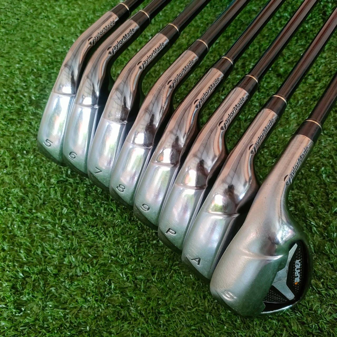 ชุดเหล็ก TAYLORMADE BURNER มีเหล็ก 5-9 เเละ PW AW SW ก้าน RE*AX FLEX R ตีง่าย ตีไกล และตีมันส์!!! ก้านกราไฟต์ คุณภาพพรีเมี่ยม ไม้กอล์ฟมือสอง ของแท้ BY NakaraLuxurious
