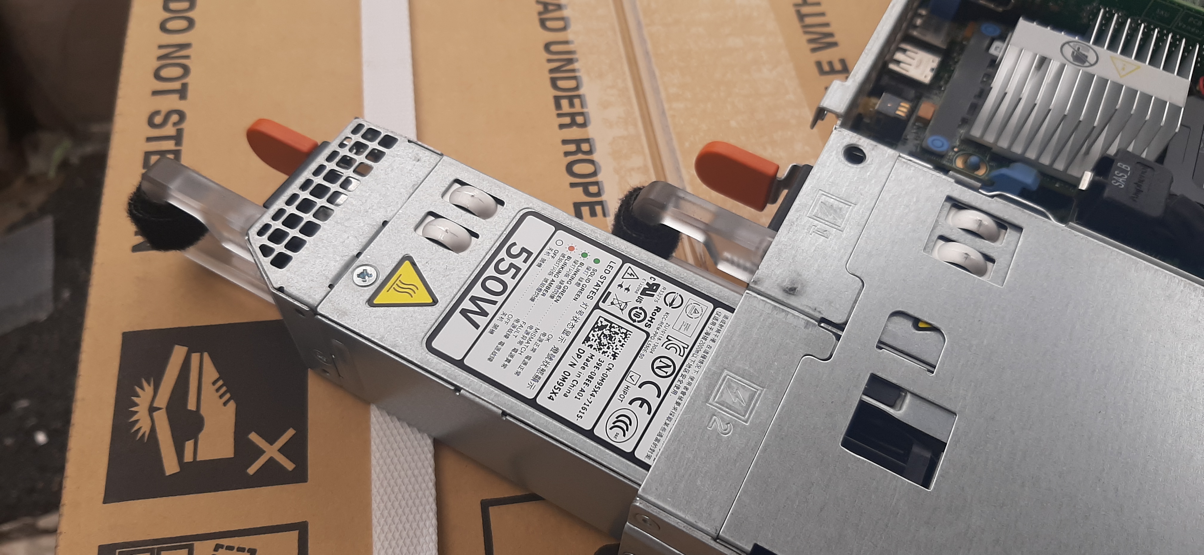 Server Dell R420 มือสอง มีประกันร้าน ดูแลดี (E5-2407 x2 Ram32GB SSD240GB x3 Power x2)