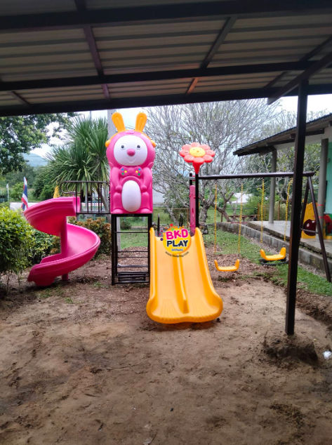 เครื่องเล่นสนาม กลางแจ้ง ในร่ม, ชุดแรปบิทกับดอกไม้ชมพู , กระดานลื่นใหญ่ ,ของเล่น,ครุภัณฑ์สนามเด็กเล่น, สพฐ,โครงการโรงเรียนประชารัฐ