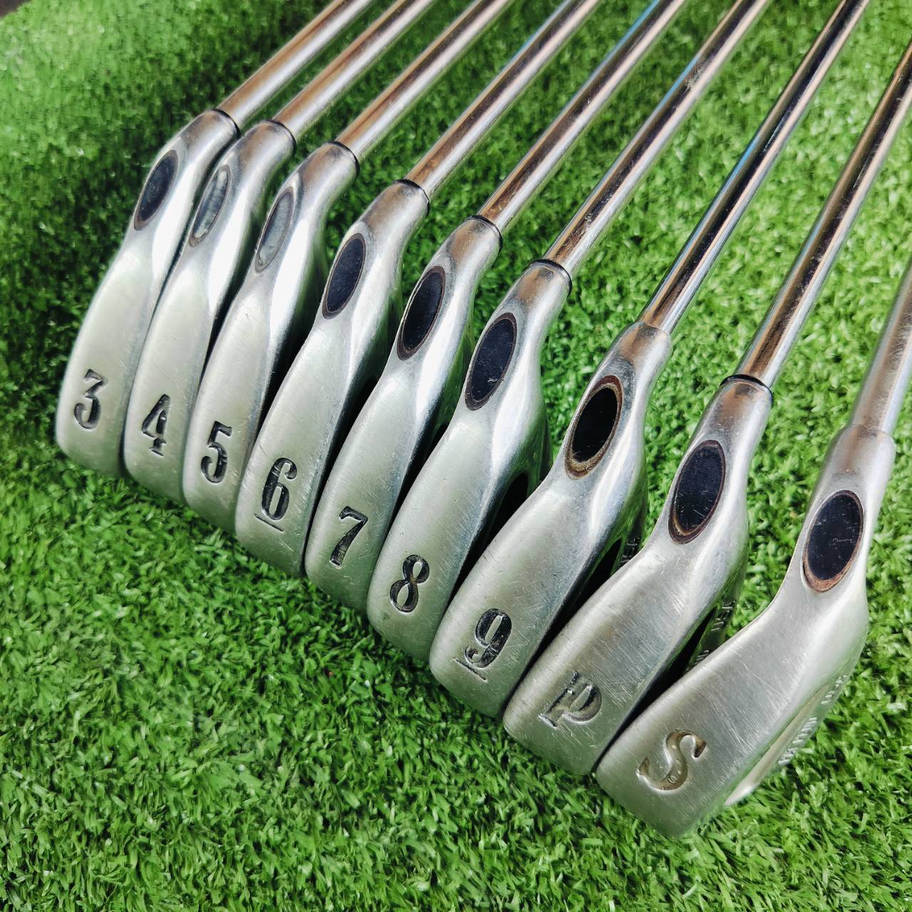 ชุดเหล็ก Callaway S2H2 สุดคลาสสิค เป็นตัวต้นตำหรับ PAT PEN เอกสิทธิ์ ก้านชุดเหล็กแบบเสียบเจาะทะลุ สภาพสวยมาก เดิมทุกอย่าง ก้านเดิม มีเหล็ก 3 4 5 6 7 8 9 P S ได้ทั้งหมด 9 ชิ้น ไม้กอล์ฟพรีเมี่ยมมือสอง ของแท้ By NakaraLuxurious
