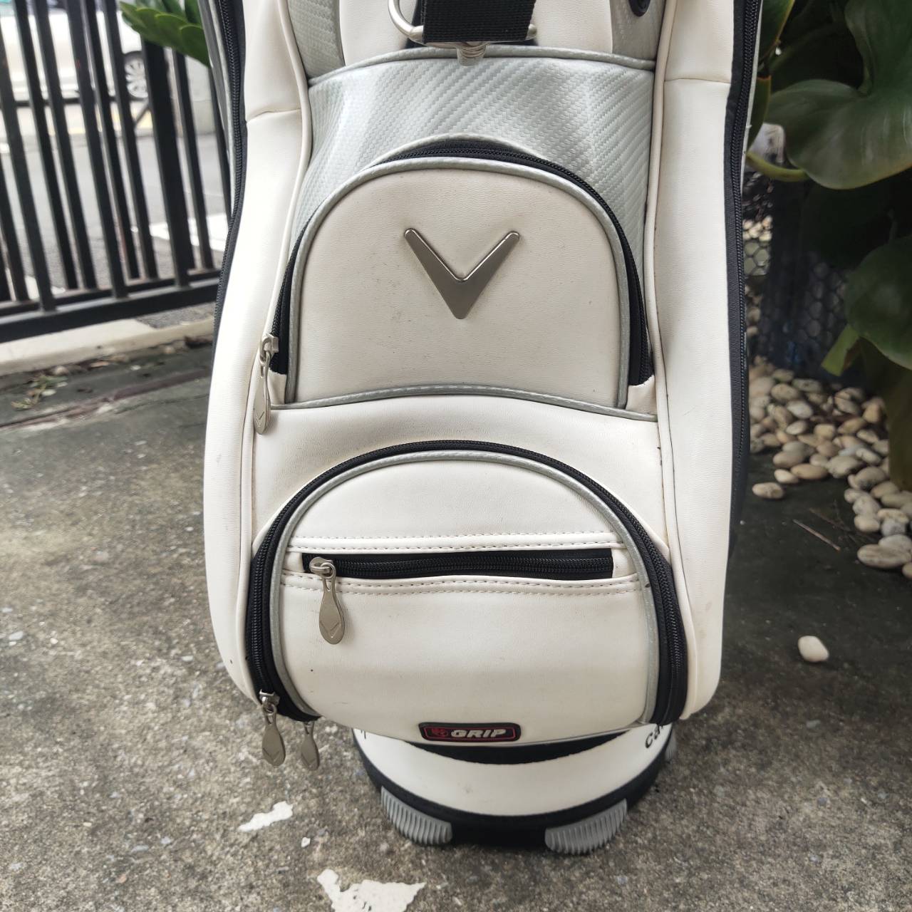 ถุงกอล์ฟ Callaway มือสอง – แบบ 14 ช่องแยกไม้ ฟังก์ชันครบ ตอบโจทย์นักกอล์ฟที่ชอบความเป็นระเบียบ!