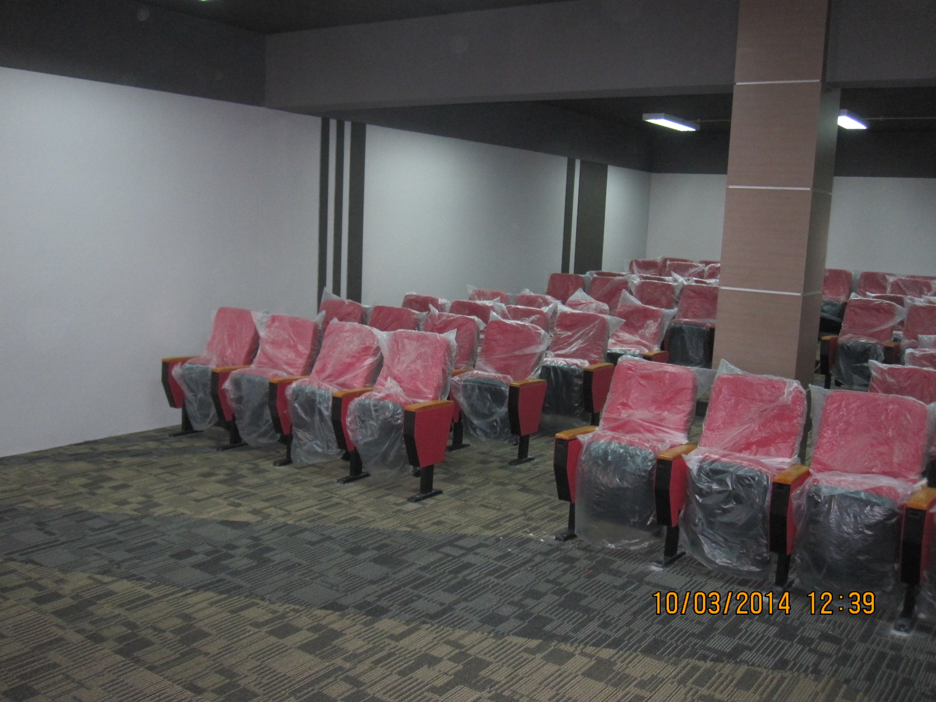 โรงเรียนสมุทรปราการ ตกแต่งหอประชุมใหม่