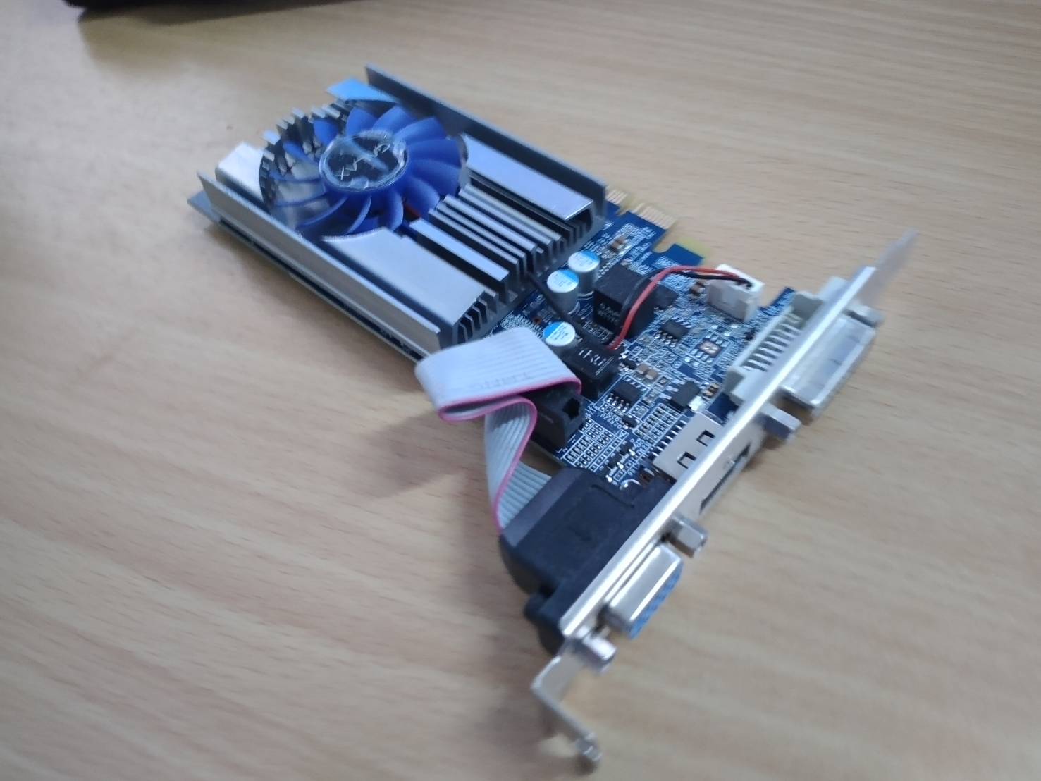 GALAX GEFORCE GT 710 2GB 2GB DDR3 64-bit HDMI/DVI-D/VGA