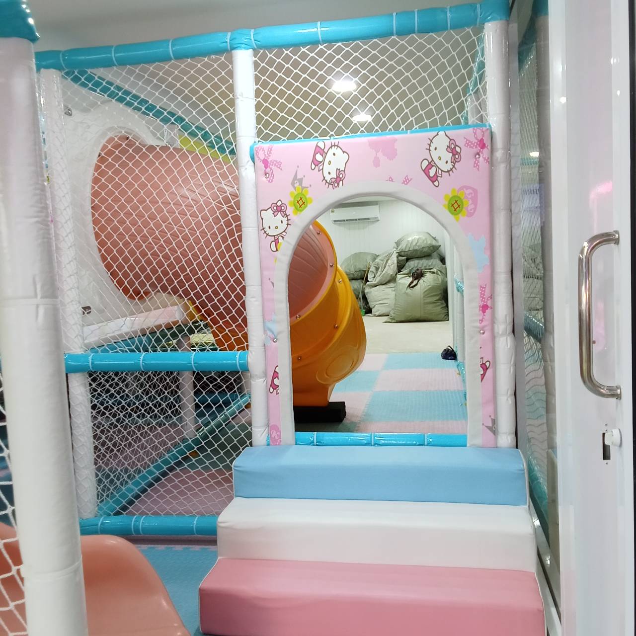 บ้านบอลเด็ก ชุดสนุกเด็กแสนหวาน บ่อบอลพร้อมสไลเดอร์และของเล่นมากมาย นุ่มนิ่ม softplay สวนสนุก เครื่องเล่นสนามในร่ม indoorplayground รับสั่งทำบ้านบอลตามธีมสีและขนาดตามพื้นที่ได้ pre order 30-45 วัน