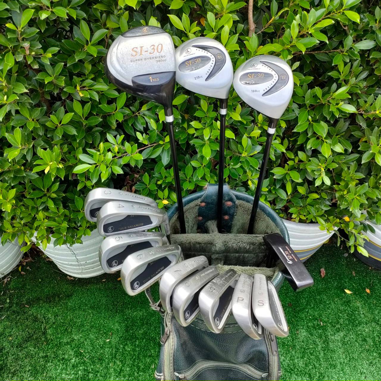 ไม้กอล์ฟครบชุด PROKENNEX พร้อมออกรอบ มีหัวไม้ครบ 1 3 5 ชุดเหล็ก 3-9 PW SW พัตเตอร์ PROKENNEX ทั้งชุด สภาพดี ไม้เน้นตีง่ายๆ ตีสบาย ครับ