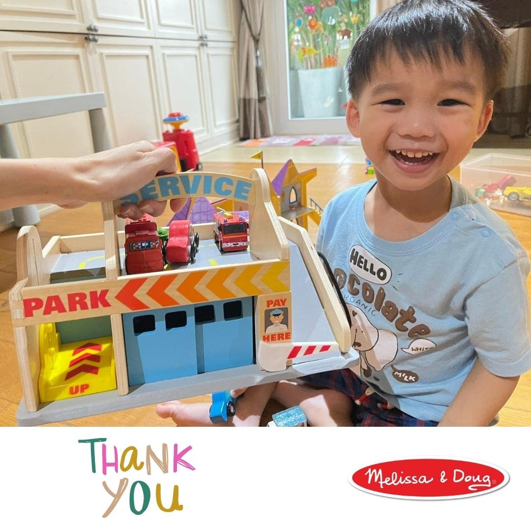 ที่จอดรถ ที่ล้างรถ Melissa & Doug Service Station Set รุ่น 9271 ของเล่นเสริมพัฒนาการเด็ก