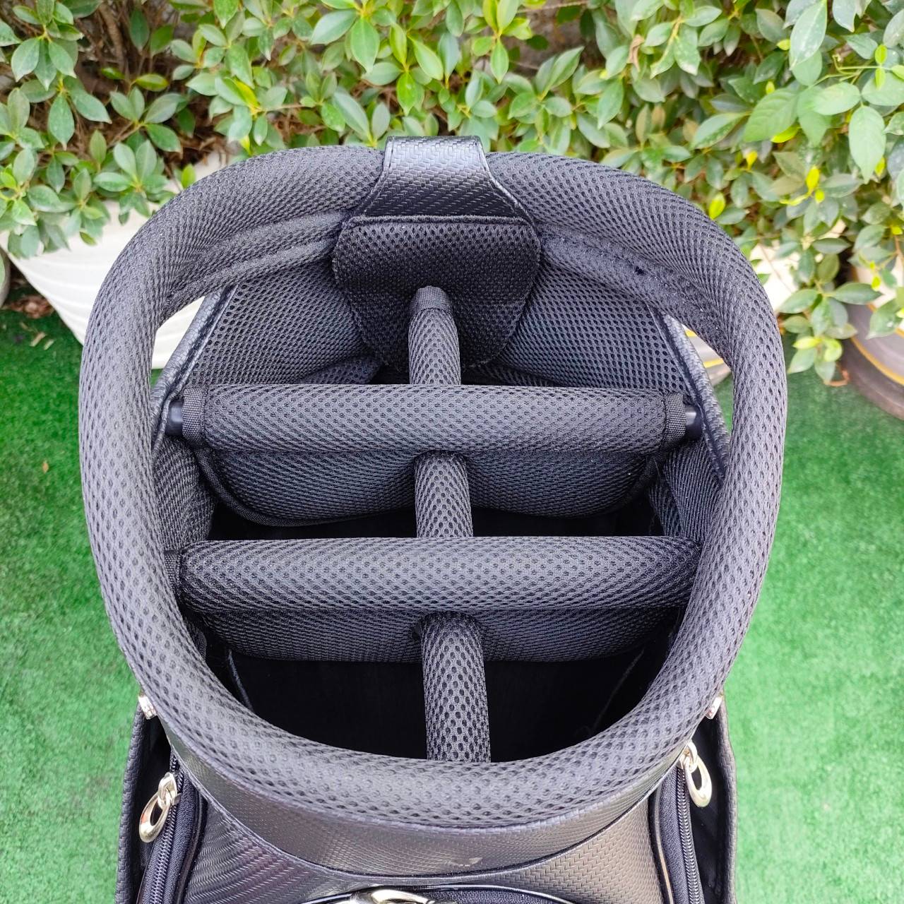 ถุงกอล์ฟ ARSENAL มือหนึ่ง ถุง TOUR ใบใหญ่ วัสดุดีมาก ใหม่ไม่เคยใช้งานครับ