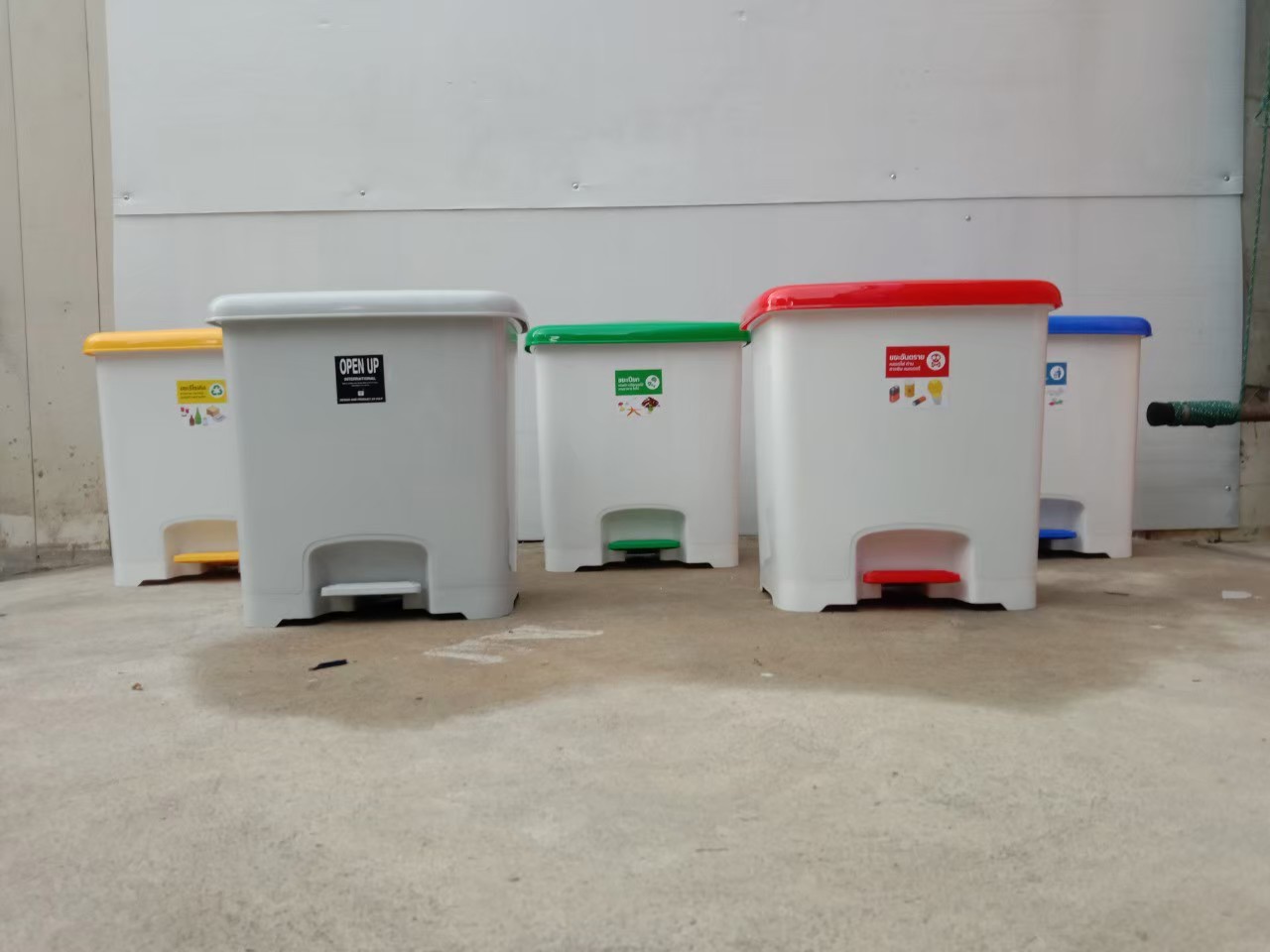 ถังขยะแยกประเภท เท้าเหยียบ ทรงเหลี่ยม 30 ลิตร