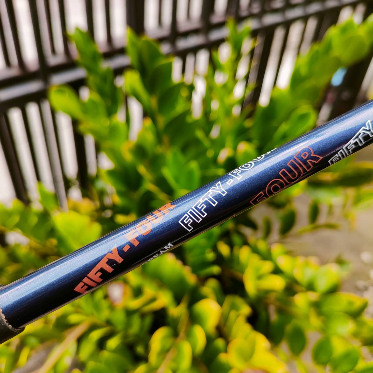ก้านใส่ชุดเหล็ก FIFTY FOUR ความยาว 34 นิ้ว FLEX R มีกริพติดมาด้วยแล้วค่ะ ไม้กอล์ฟพรีเมี่ยมมือสอง ของแท้ By NakaraLuxurious