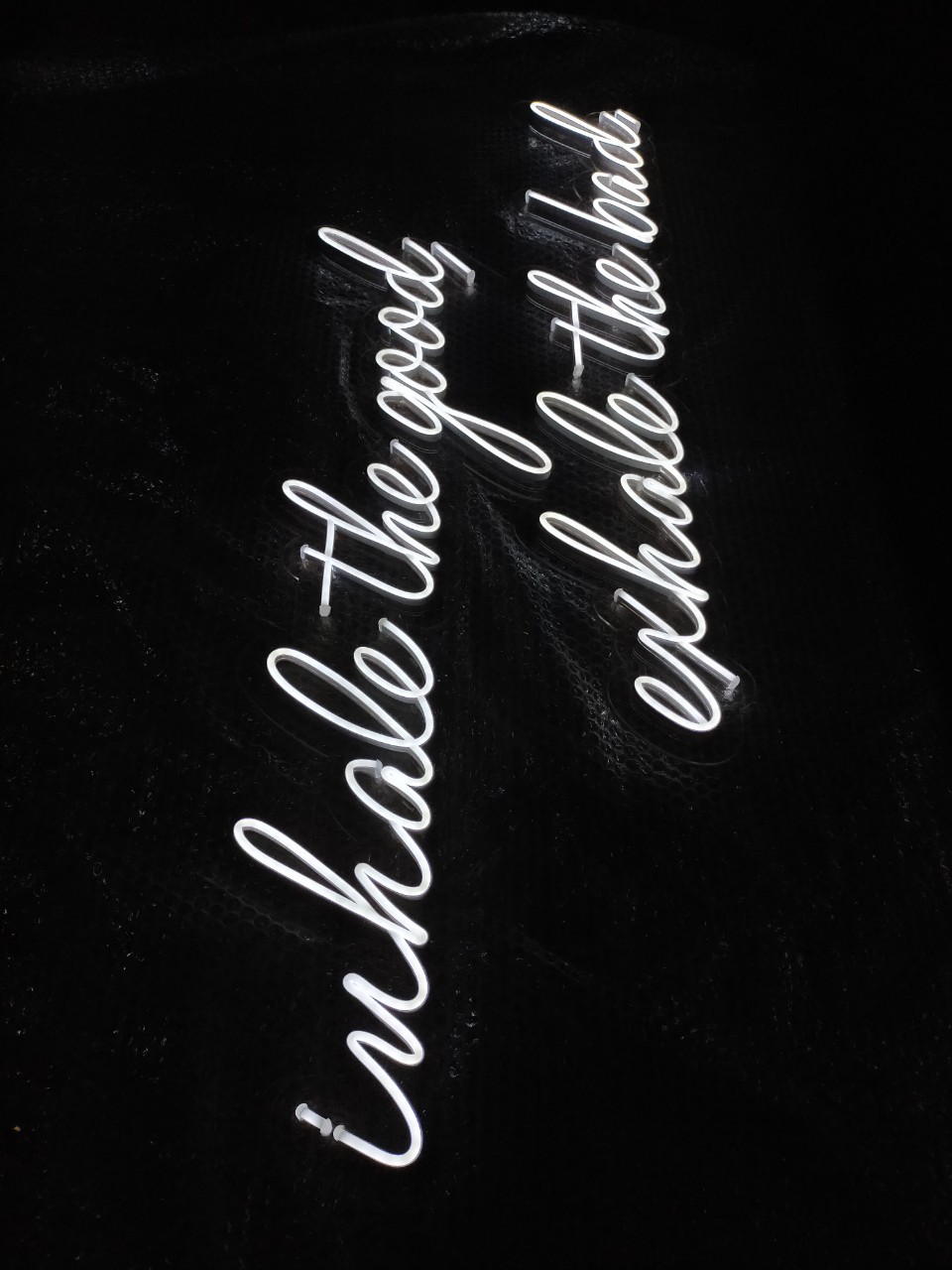 ไฟนีออน เฟค