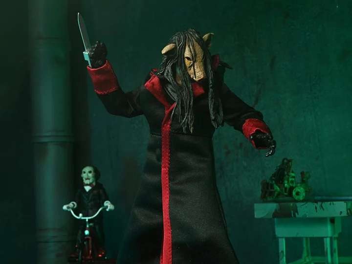 [สั่งจอง]NECA - Jigsaw Killer (Black Robe)