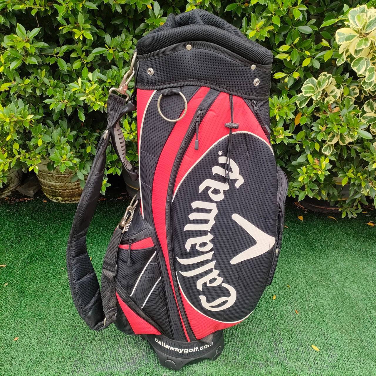 ถุงกอล์ฟ CALLAWAY มือสอง ของแท้ สภาพพร้อมใช้งาน เบา กันน้ำ ซิปดีทั้งหมด มือสอง ของแท้ BY NakaraLuxurious