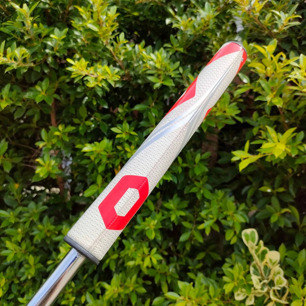 PUTTER SCOTTY CAMERON STUDIO SELECT KOMBI MID เส้นเล็งสีแดงรูปตัว T มีคอนทราสต์สูง HIGH M.O.I.