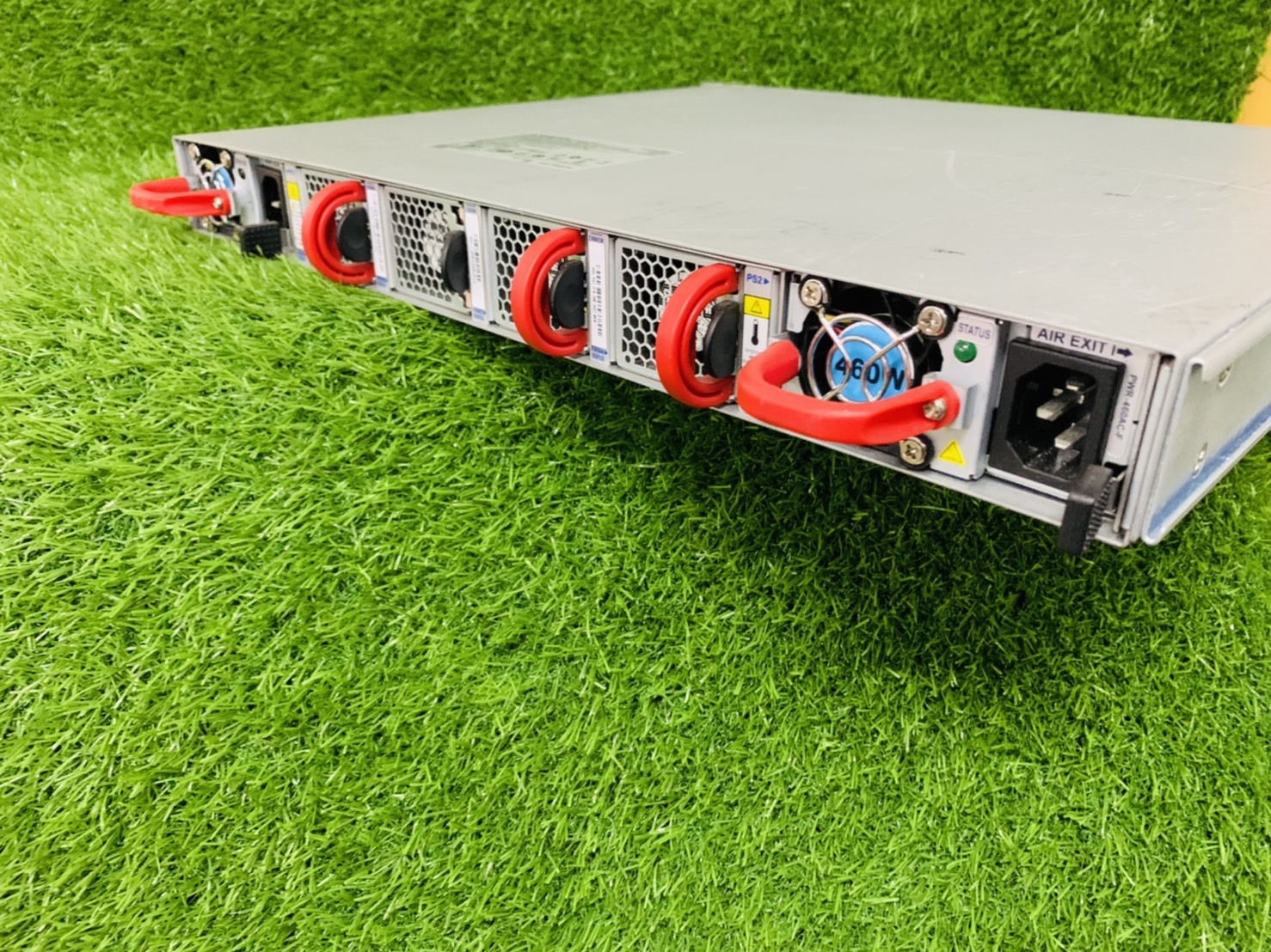 สวิตซ์ Arista DCS-7050S-64 Switch