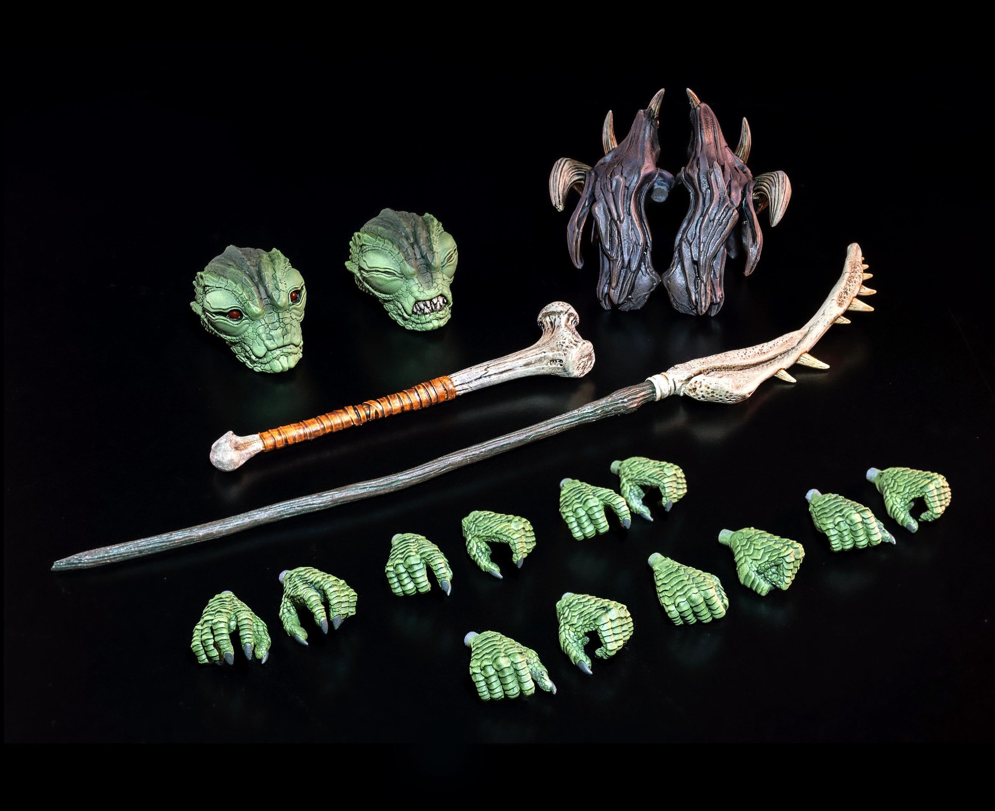 [สั่งจอง] Fourhorsemen : Cosmic Legions - OxKrewe, Book One - Thraxxon