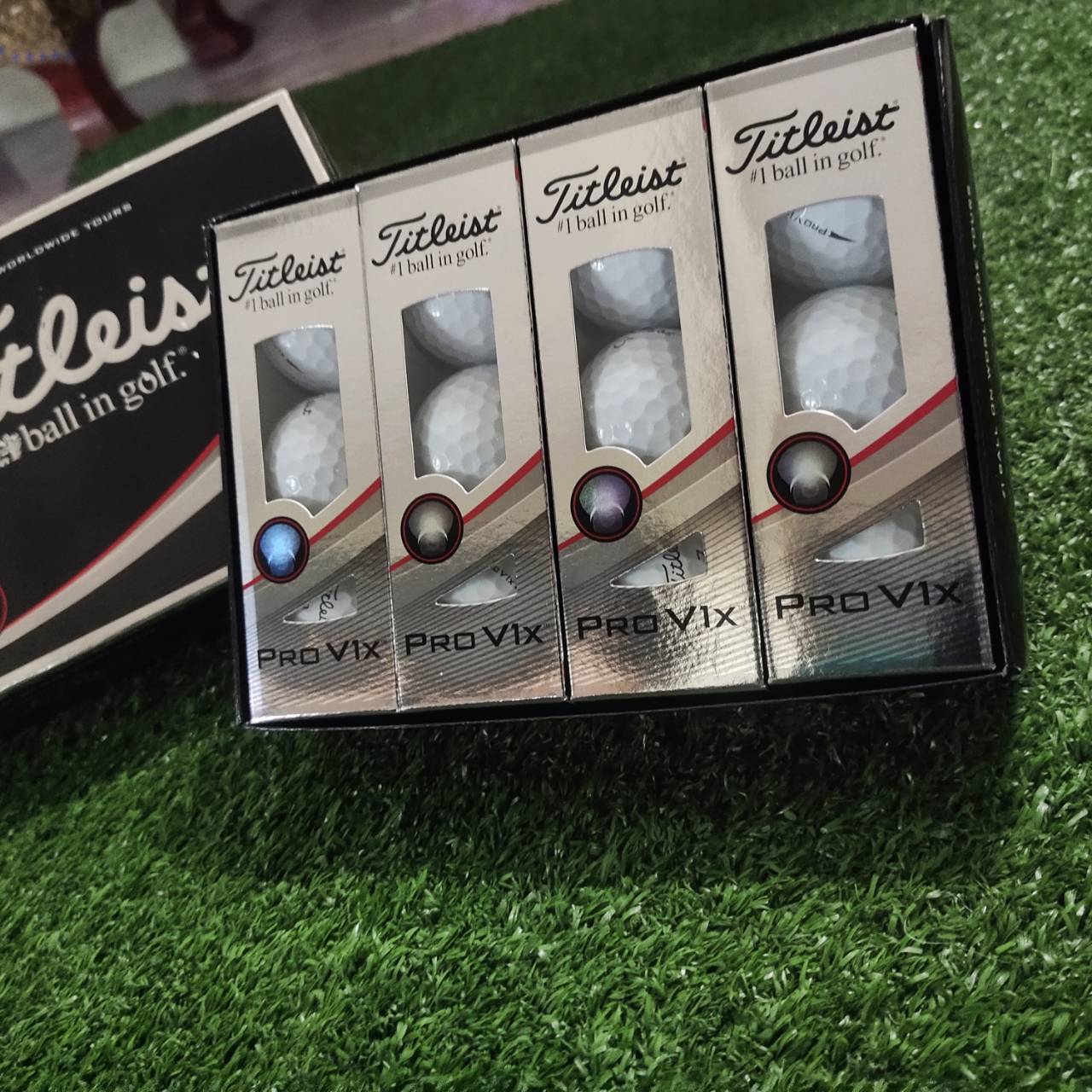 ลูกกอล์ฟ Titleist Pro V1x โครงสร้าง 3 ชั้น ราคาตามป้าย 2,650 บาท วันนี้ 1,389 บาท