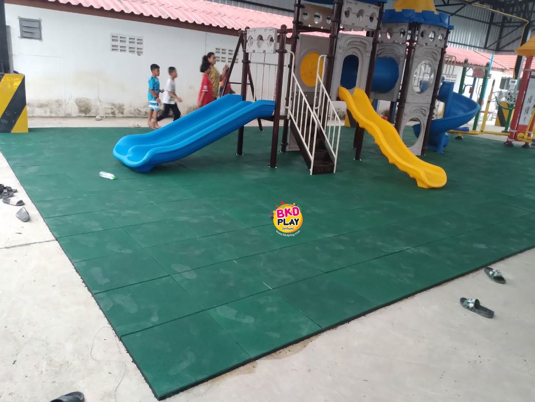 แผ่นยาง EPDM ราคาต่อ1ตร.ม. 4แผ่น แผ่นยางสังเคราะห์ ,แผ่นปูกันกระแทก,แผ่นปูพื้นสนามเด็กเล่น, พื้นยางEPDM ,ปูสนามเด็กเล่น,สนามกีฬา ห้องฟิตเนส พร้อมส่ง ราคาโรงงาน มีสีดำ เทา น้ำเงิน เหลือง แดง เขียว
