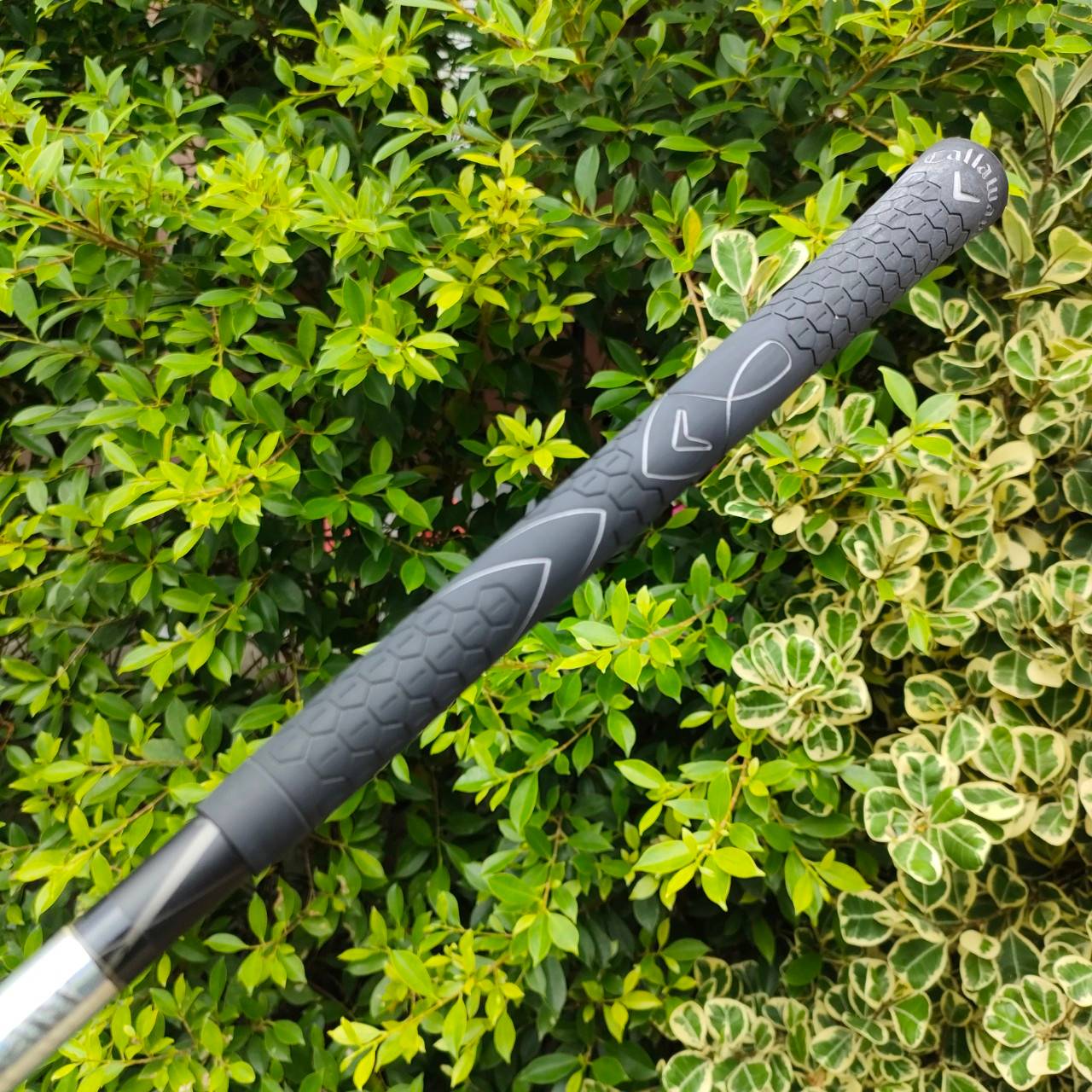HYBRID 3 CALLAWAY RAZR องศา 21 ก้าน CALLAWAY FLEX R สภาพสวยมาก พร้อม Cover เดิมตรงรุ่น สวยเท่ห์มากๆ รุ่นนี้เน้นตีตรง และแม่นยำทิศทางมากขึ้น สามารถตีใส่ได้ ดุดันได้ ตีสบายได้ เสียงเพราะ