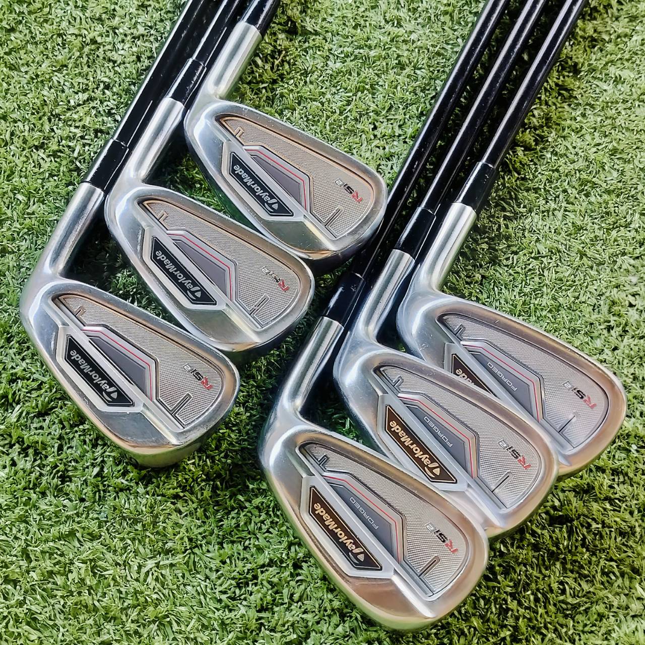 ชุดเหล็ก Taylormade RSi2 Forged สภาพสวยมาก เดิมๆทุกชิ้นเลยค่ะ มีเหล็ก 6 ชิ้น 5-6-7-8-9-PW ก้านกราไฟต์ TM7-215 FLEX R เป็นชุดเหล็กที่ชดเชยความผิดพลาดสูงสุด จากเทคโนโลยีที่ล้ำสมัยของ Taylormade ไม้กอล์ฟพรีเมี่ยมมือสอง ของแท้ By NakaraLuxurious