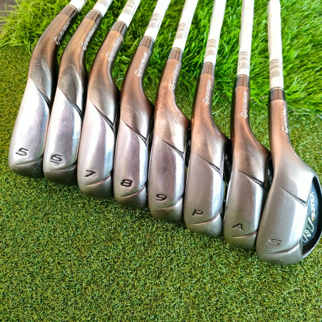 ชุดเหล็ก TAYLORMADE BURNER 2.0 มีเหล็ก 5-9 PW AW SW ได้ 8 ชิ้น ก้าน BURNER 2.0 SUPERFAST FLEX R ตัว 2.0 นิยมสุดๆ เน้นตีง่าย ใบใหญ่ และตีได้ระยะมากๆ ก้านเบาสบาย