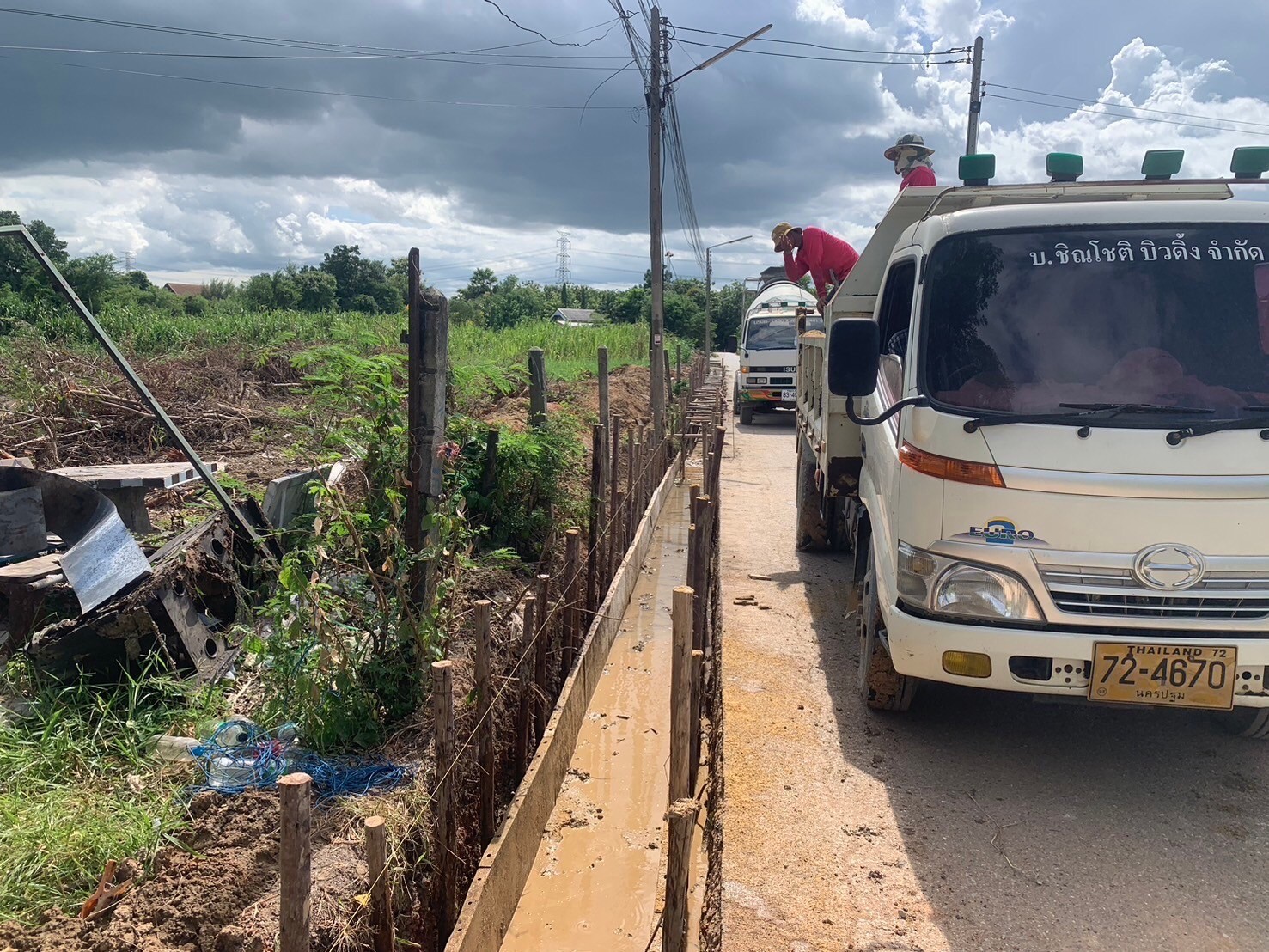 งานก่อสร้างรางระบายน้ำ(รางยู) เทศบาลตำบลเบิกไพร