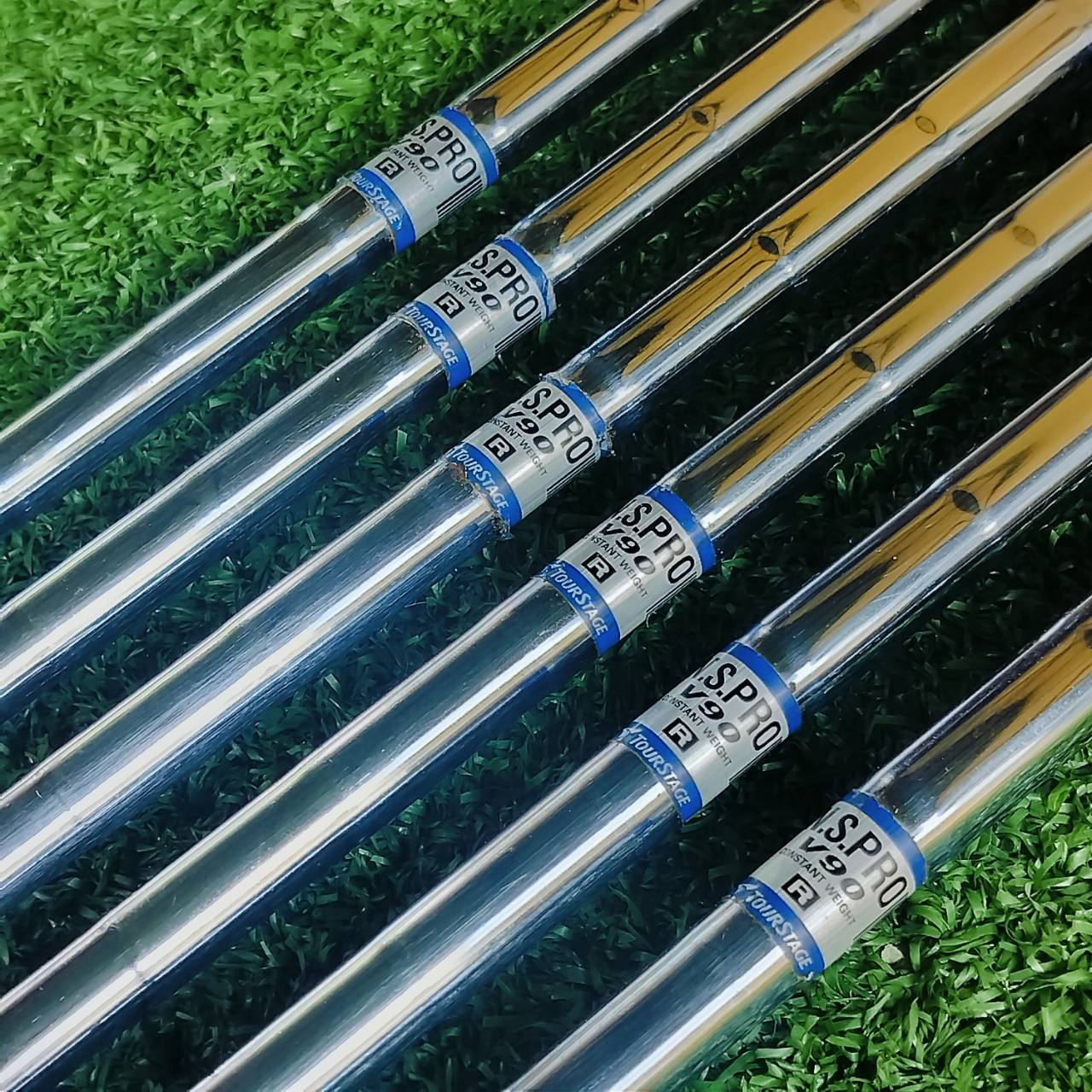 ชุดเหล็ก TOURSTAGE VIQ วัสดุ PREMIUM FORGED สวยจัด ตีนุ่มแบบจัดๆ และตีง่าย พรีเมี่ยมจริง มี CAVITY ช่วยให้ตีง่ายขึ้น และ ตีตรงอย่างมากเลยค่ะ แน่นๆ สปินดีด้วย ก้าน NS PRO V90 FLEX R เบา 90 กรัม ไม้กอล์ฟพรีเมี่ยมมือสอง ของแท้ By NakaraLuxurious