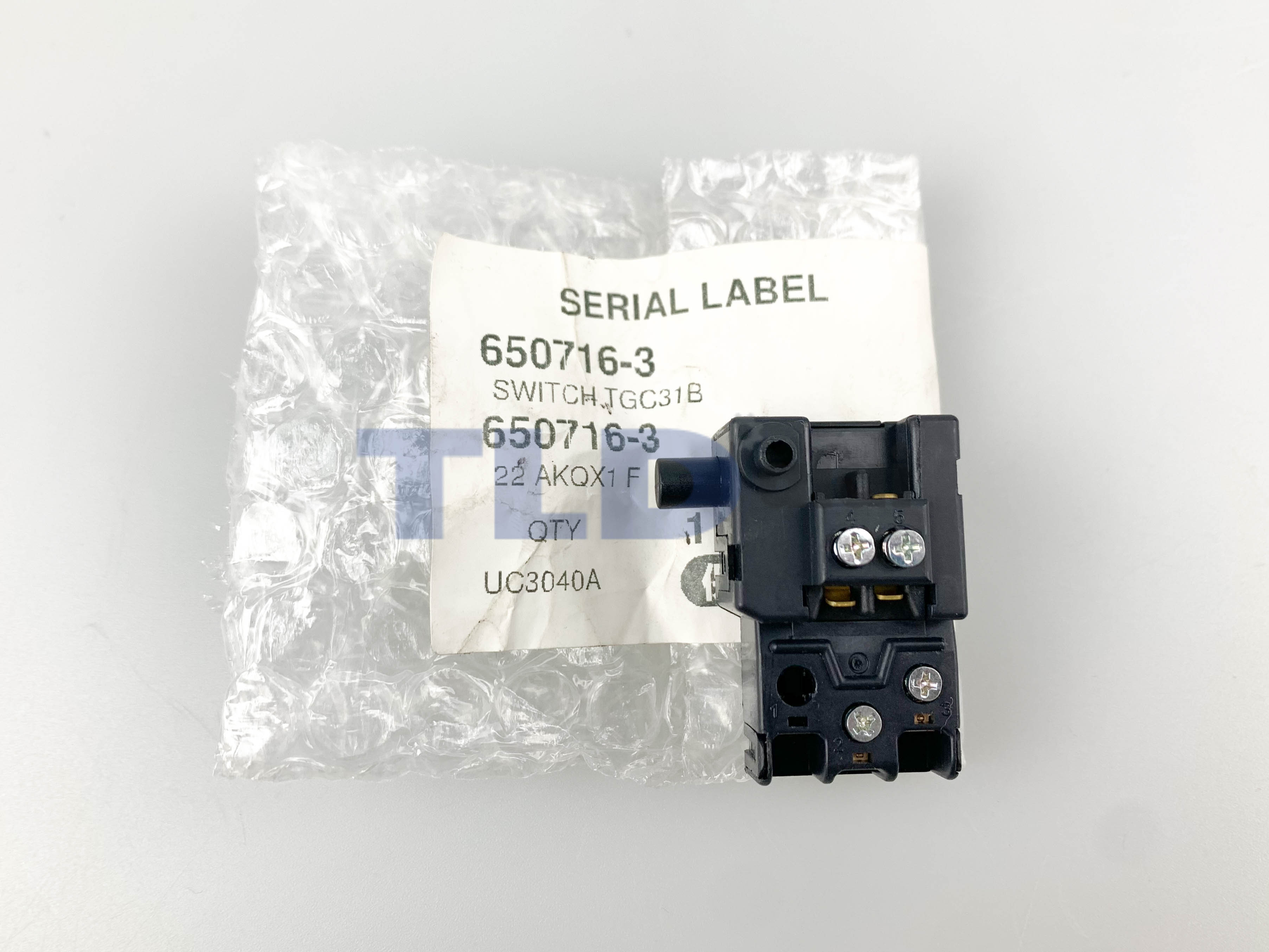 สวิทซ์ (แท้) (650716-3) สำหรับ Makita มากีต้า รุ่น LW1400, LW1401, UC3541A, UC4041A, CA5000 เป็นต้น (650716-3) (อะไหล่แท้100%) SWITCH TGC31B