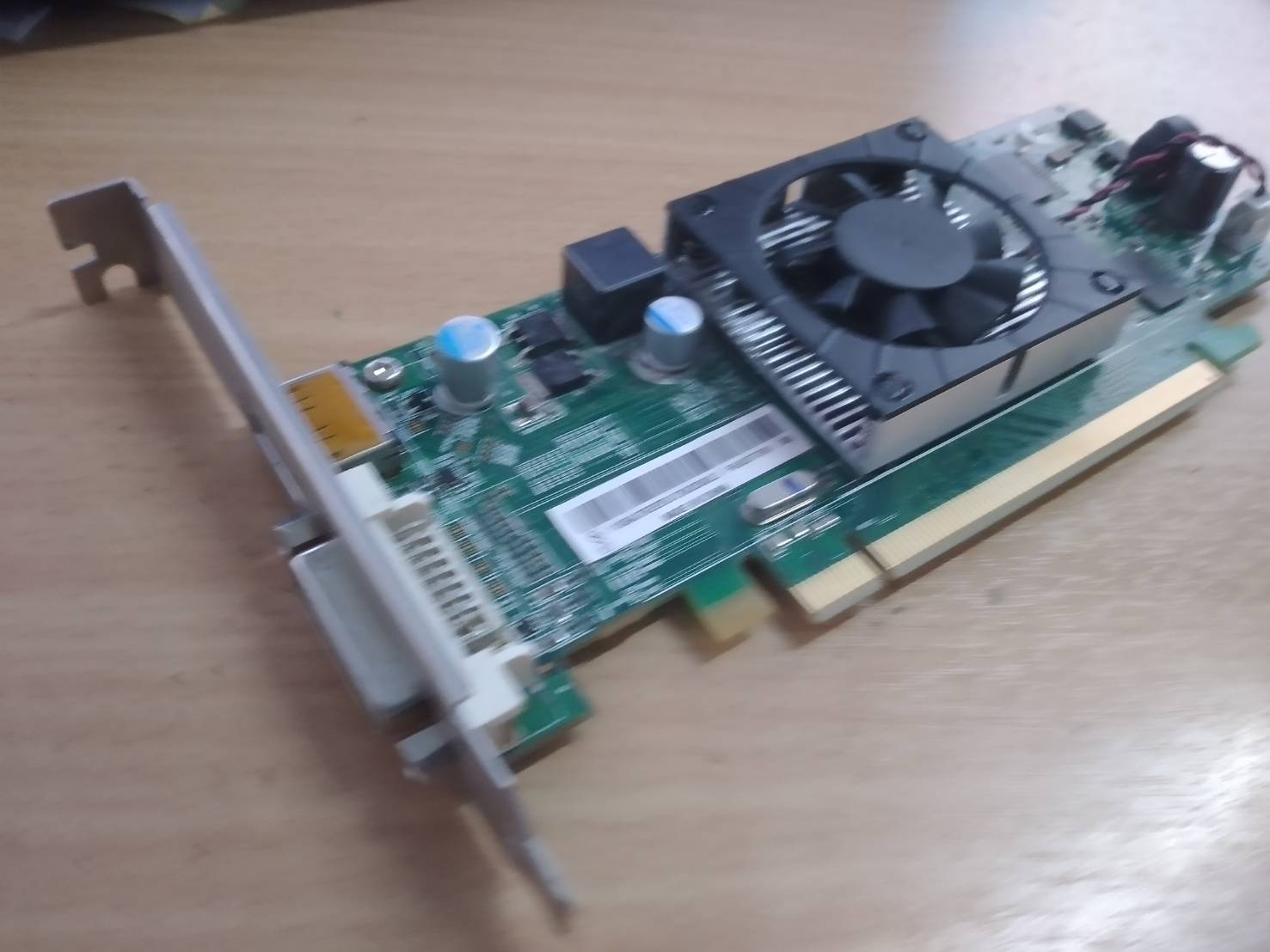 AMD Radeon HD 7450 Full Height 1GB DDR3 PCle x 16 DVI/DP FRU03T7091 BD3A75