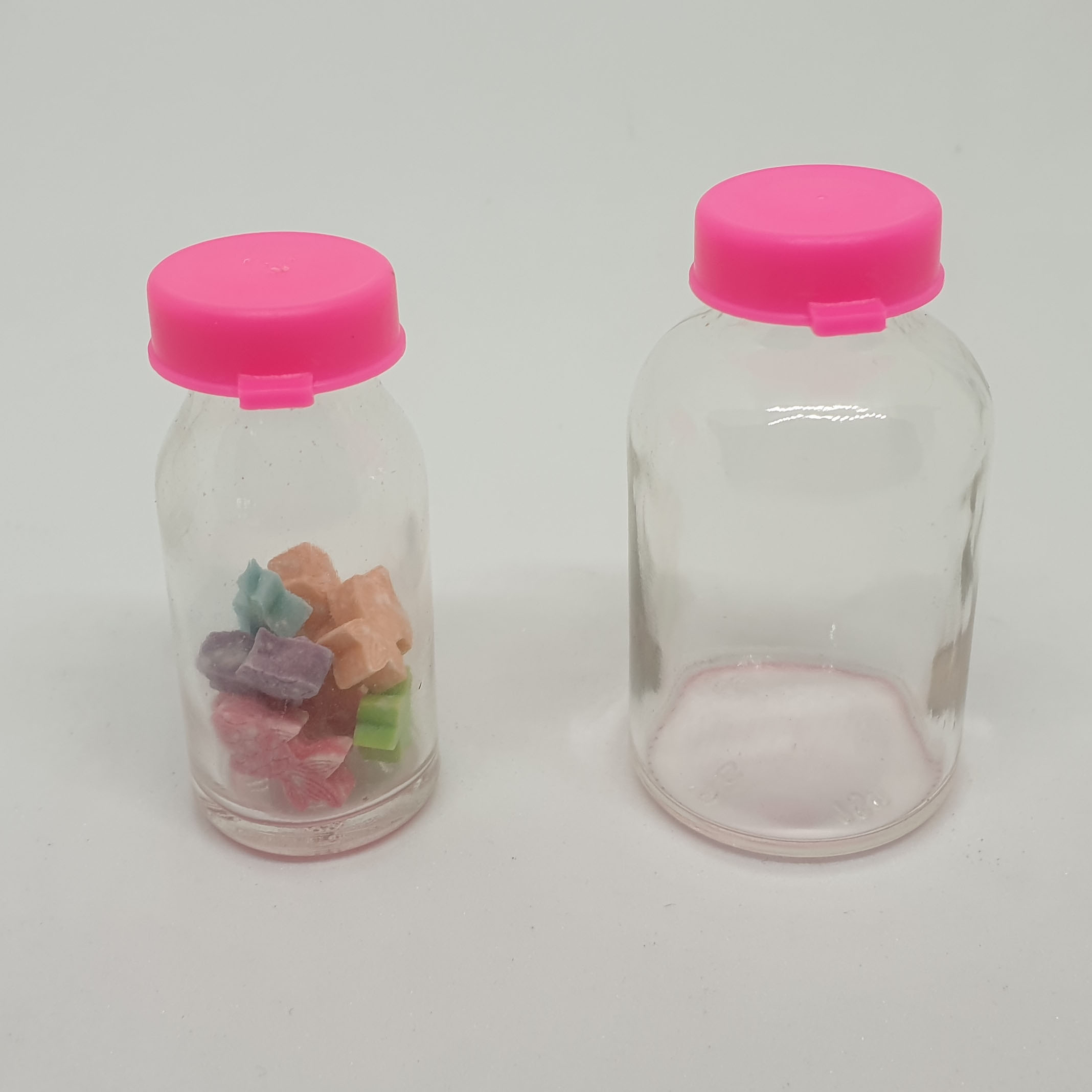 ฝาหมวก หลายสี 500 ชิ้น (0.7 บาท)