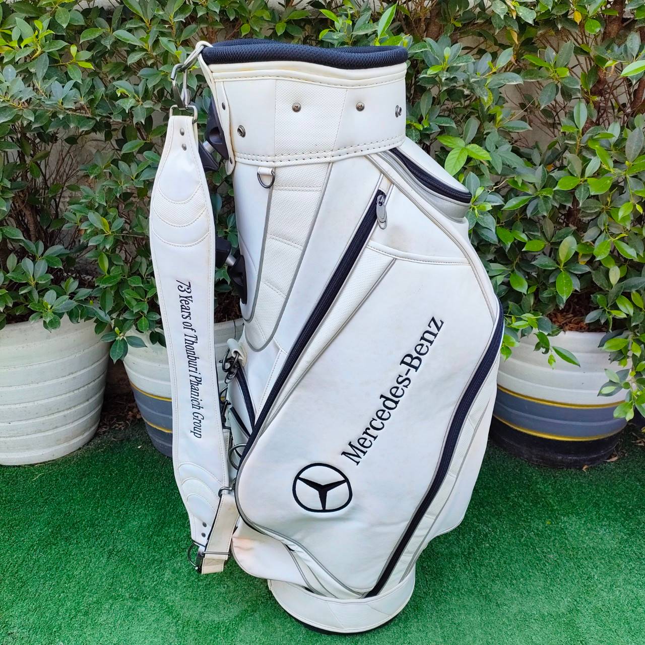 ถุงกอล์ฟ MERCEDES-BENZ มือสอง สีขาว สวย ใส่ไม้และอุปกรณ์ได้เยอะ