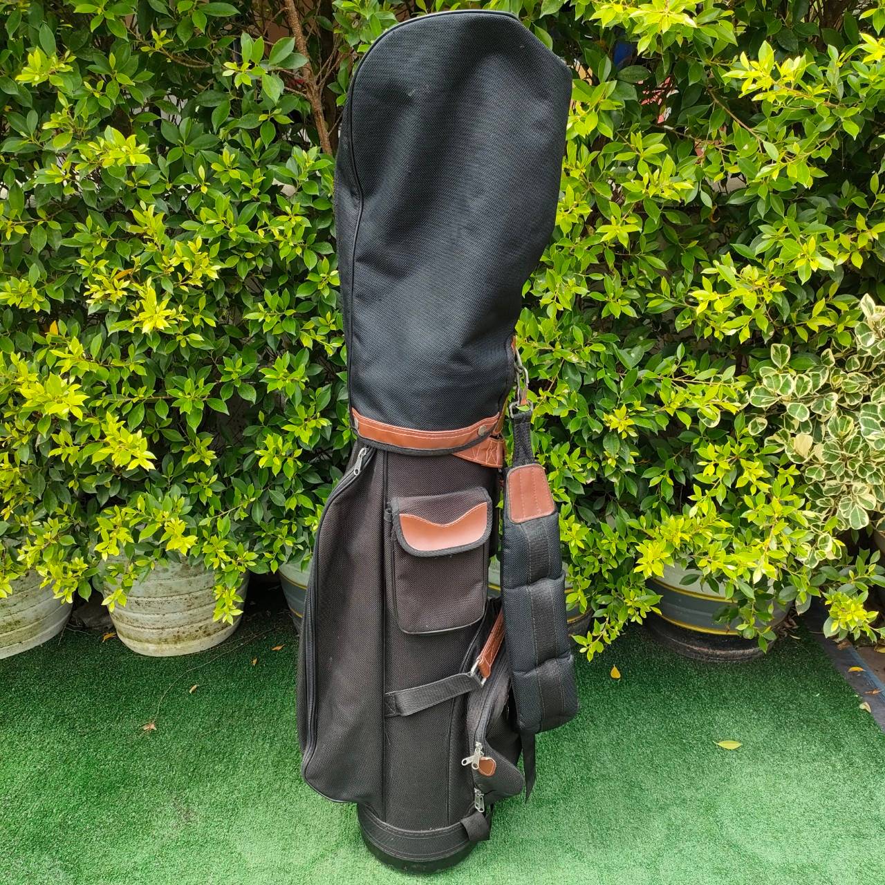ถุงกอล์ฟ PGA TOUR มือสอง มีช่องใส่ไม้กอล์ฟ 14 ช่อง ถุงของแท้ เดิมๆ พร้อมใช้เลยค่ะ