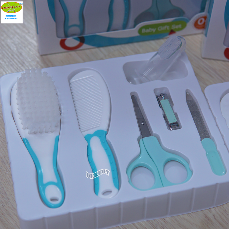 Fisher-Price เซ็ทกรรไกรตัดเล็บทารก แปรงหวีผม แปรงนวดเหงือก 6 ชิ้น