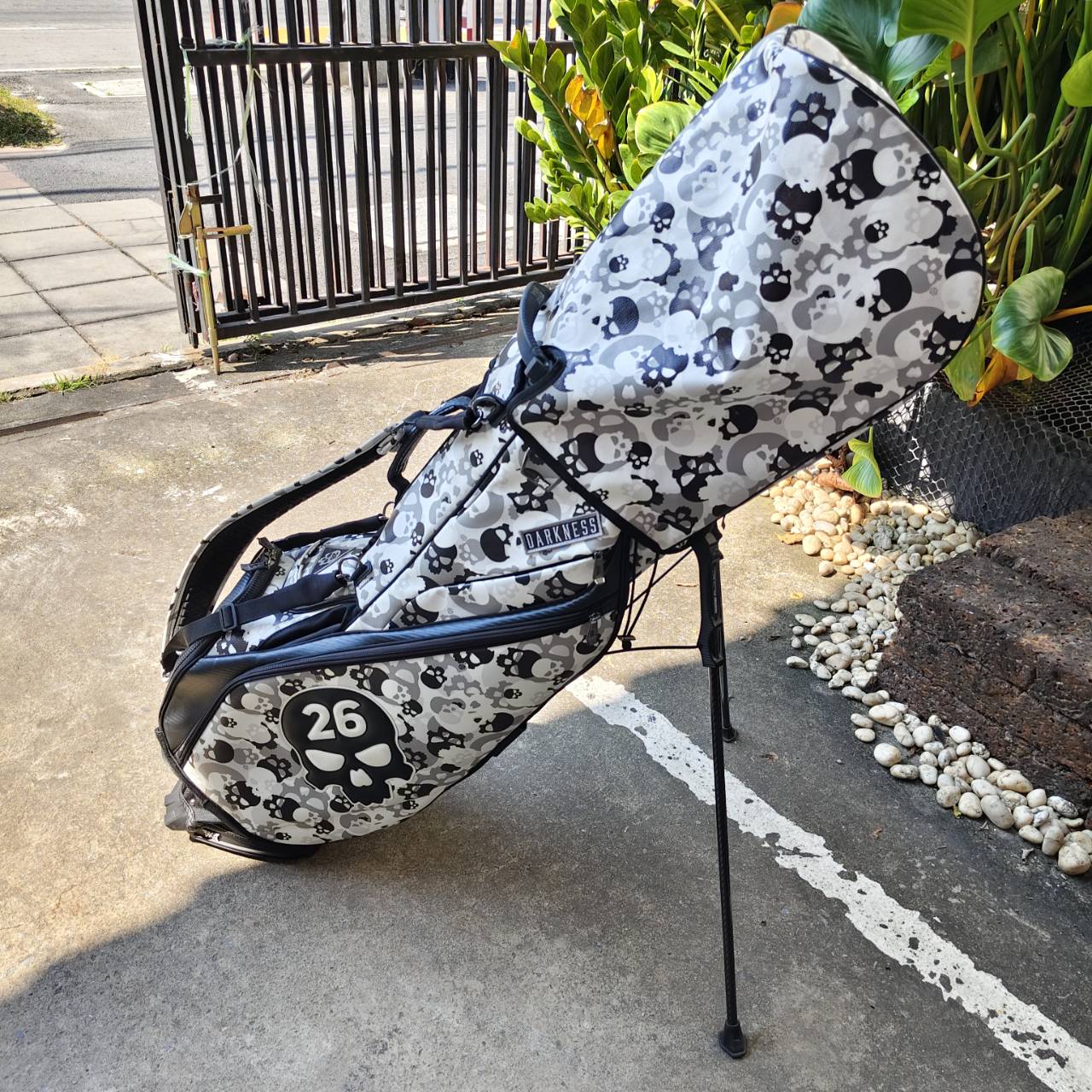 ถุงกอล์ฟ PXG 2023 Darkness Skull Camo Hybrid Stand Bag เป็นกระเป๋ากอล์ฟรุ่นพิเศษแบบลิมิเต็ดเอดิชัน