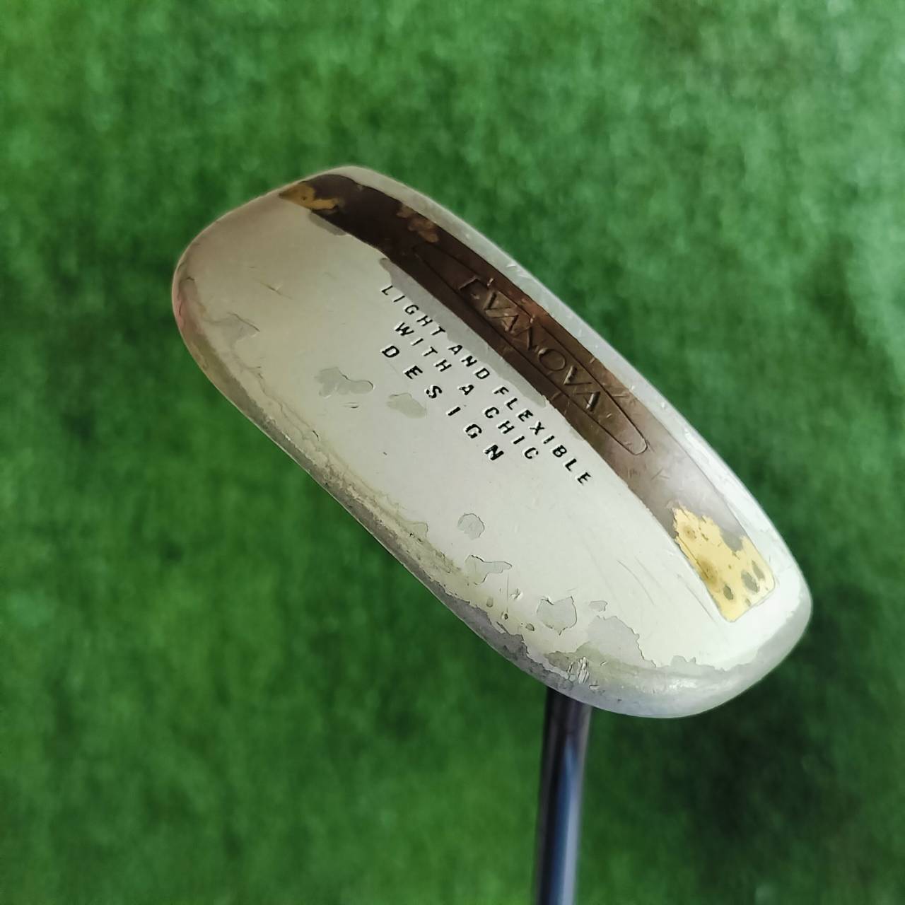 PUTTER EVANOVA ยาว 33 นิ้ว LIGHT AND FLEXIBLE DESIGND ทรงมอลเล็ต ชดเชยความผิดพลาด ไม้กอล์ฟพรีเมี่ยมมือสอง ของแท้ By NakaraLuxurious