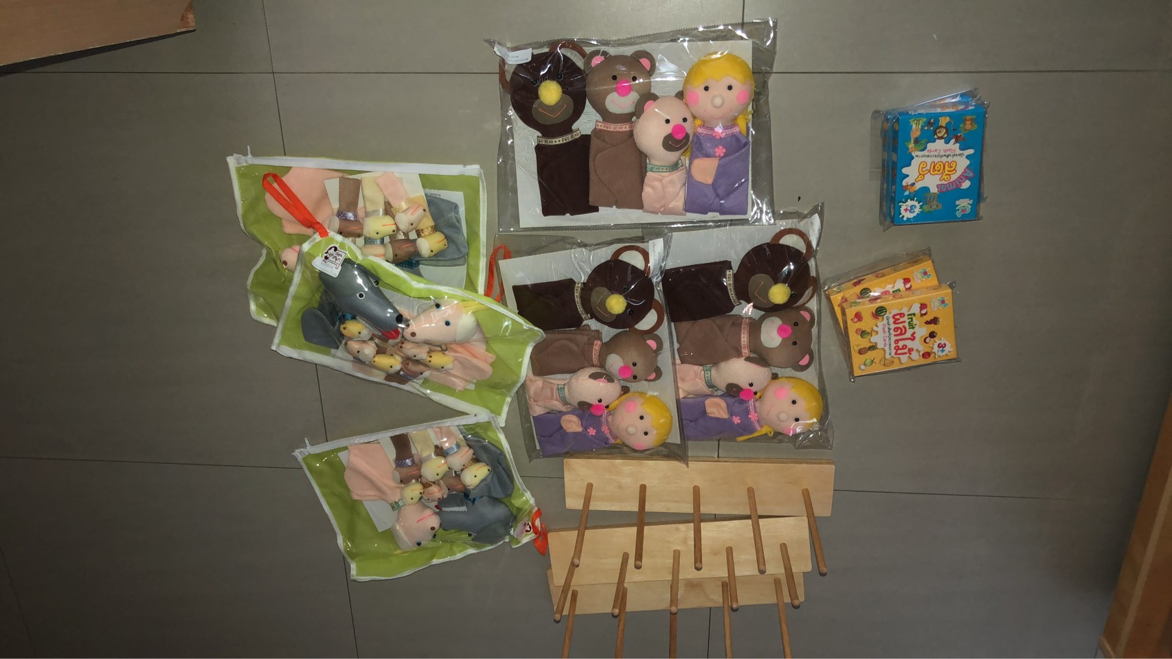 หุ่นมือ ชุดหมี3ตัวกับเด็กหญิงผมทอง เล่านิทาน ไม่รวมขาตั้ง ของเล่นเสริมพัฒนาการ ,ของเล่นบทบาทสมมติ,ของเล่นเด็ก, สื่อการสอนอนุบาล