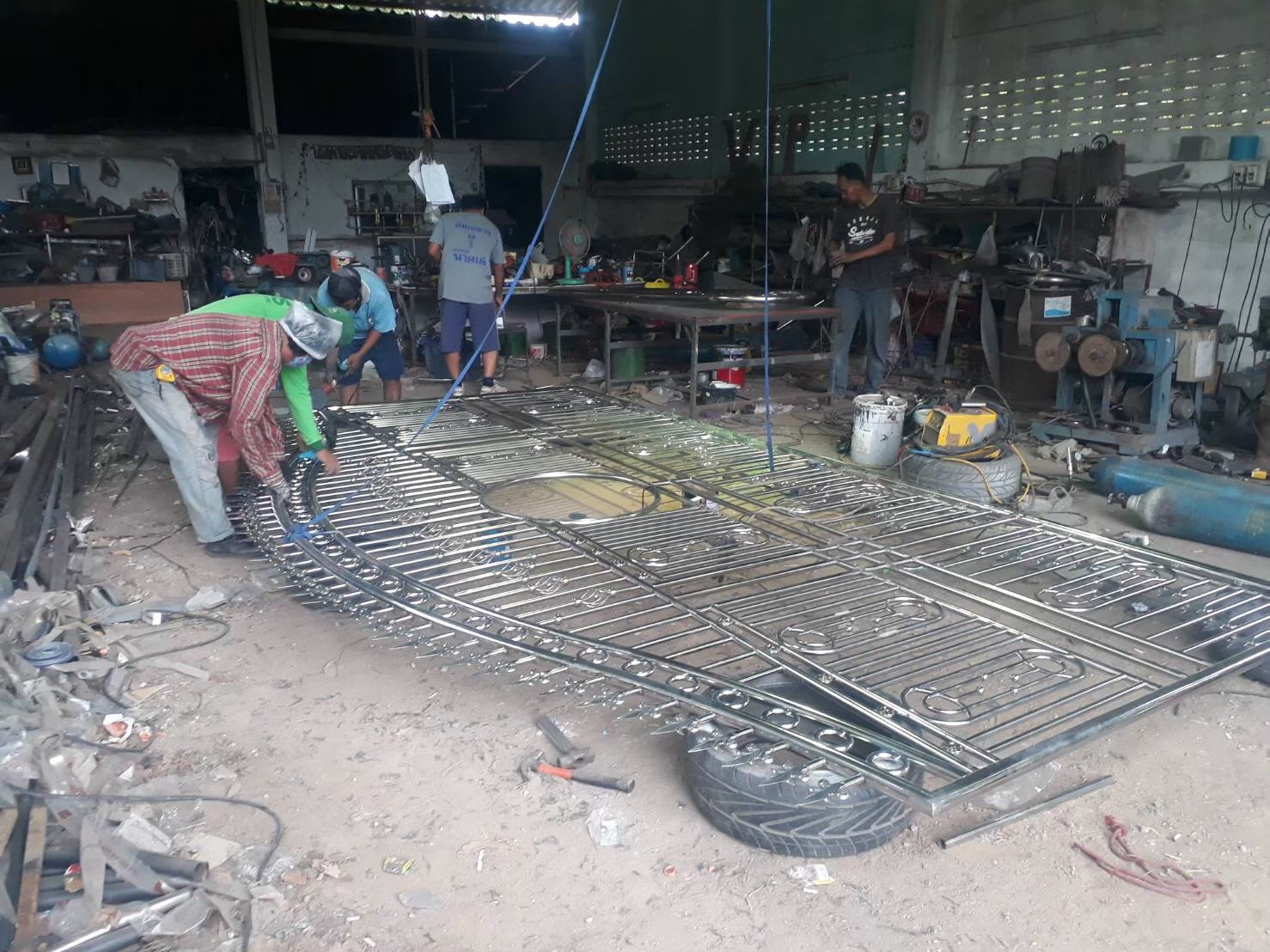 ราชวินิตประถม(บางแค)ทำเวที,ประตู,ที่นั่ง,สนามเด็กเล่น