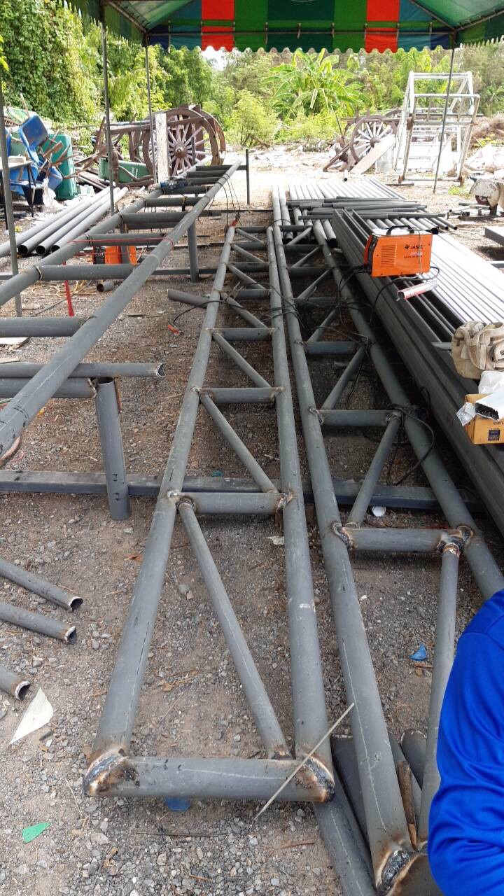 รร. ศึกษานารี ทำหลังคาทางเชื่อมอาคารเรียน