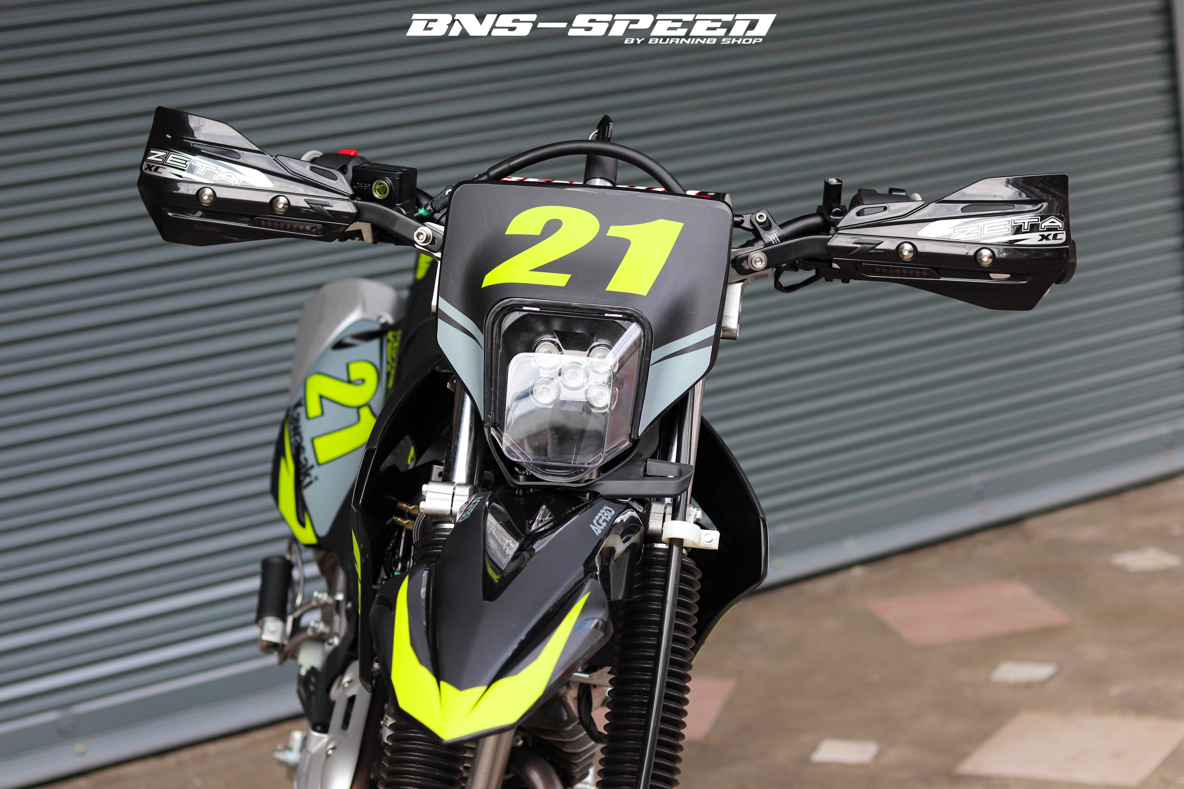 แฮนด์ Renthal 971 7/8in Handlebar (RC) - Black