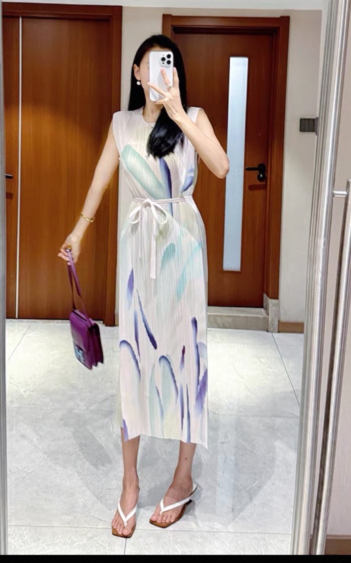 2MUAY รุ่น GJO7655-9 เดรสพลีทคุณภาพ PRINTED SIMPLE BOW TIE PLEATED DRESS 3สี FREE SIZE