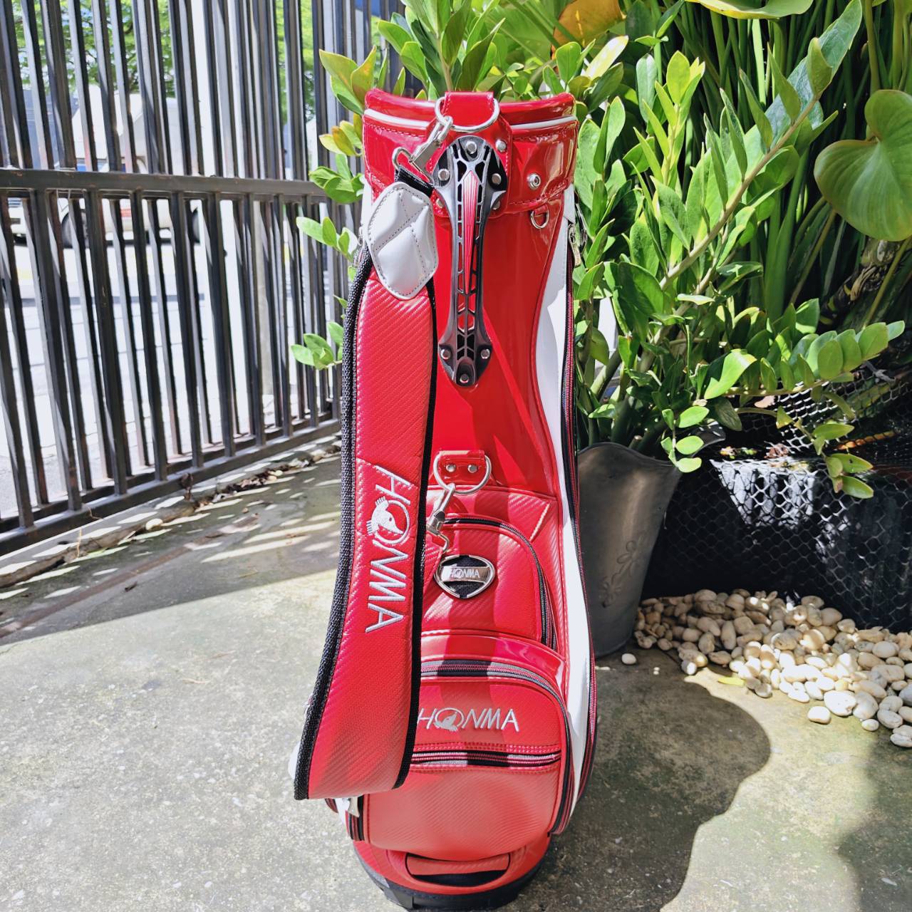 ถุงกอล์ฟ HONMA TOUR ของแท้ มือสอง จากประเทศญี่ปุ่น เท่มากๆ รุ่นนี้ของใหม่มีราคาแพงแบบสุดๆ