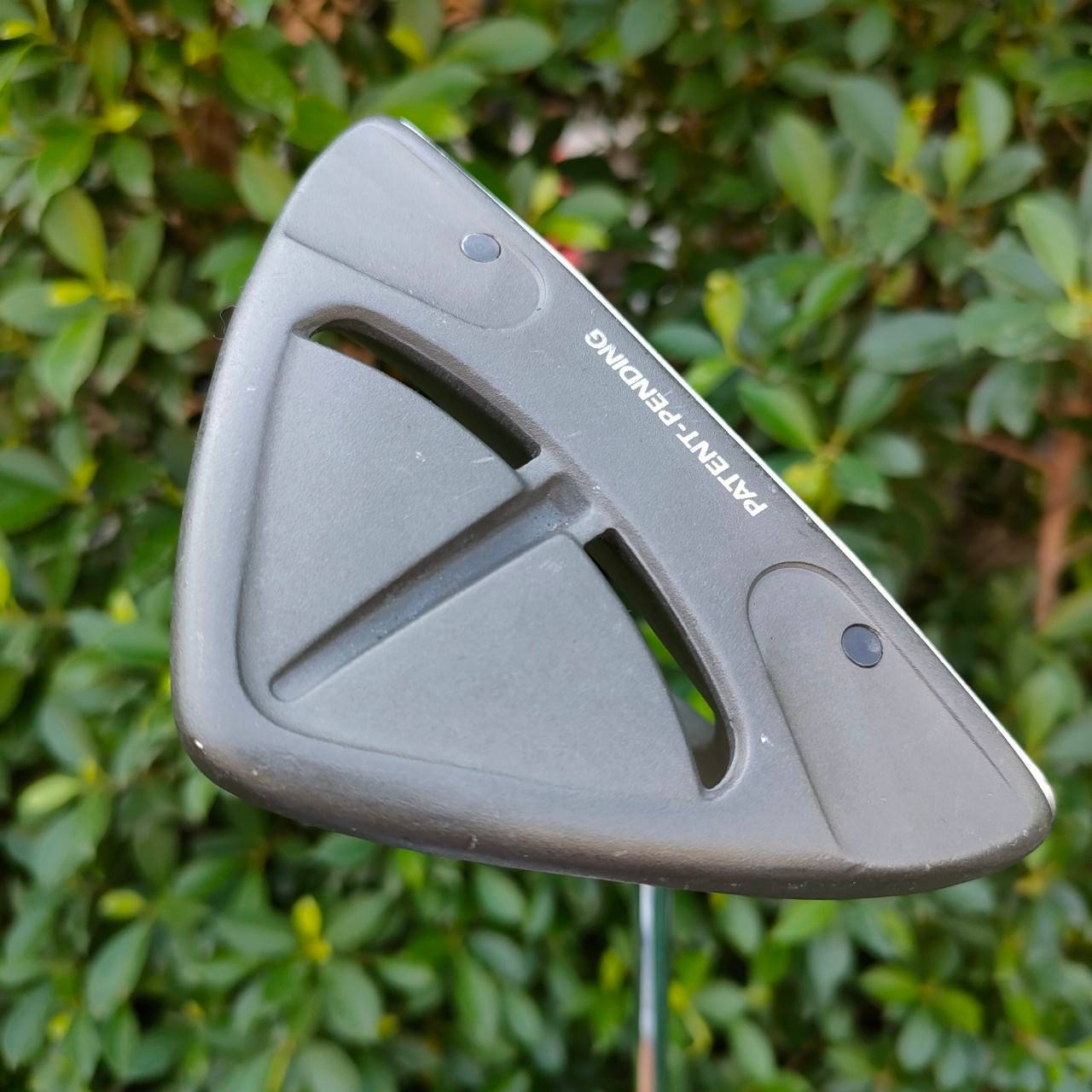PUTTER TAYLORMADE PATENT-PENDING ความยาว 34 นิ้ว รูปทรงเป็นเอกลักษณ์ สามเหลี่ยมช่วยชดเชย
