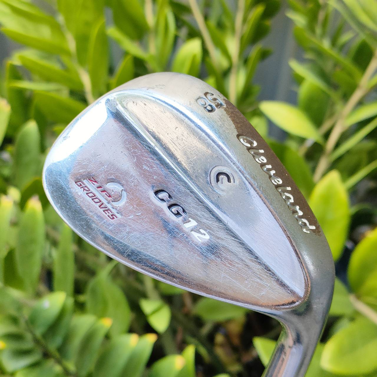 WEDGE CLEVELAND CG12 ZIP GROOVES องศา 58 ก้าน DYNAMIC GOLD FLEX WEDGE ร่อง ZIP GROOVES เป็นแบบสี่เหลี่ยมเหมือนซิป ชิพดีมากๆ ตกหยุดๆ เลยค่ะ สองจุด BOUNCE กลาง ไม้กอล์ฟพรีเมี่ยมมือสอง ของแท้ By NakaraLuxurious