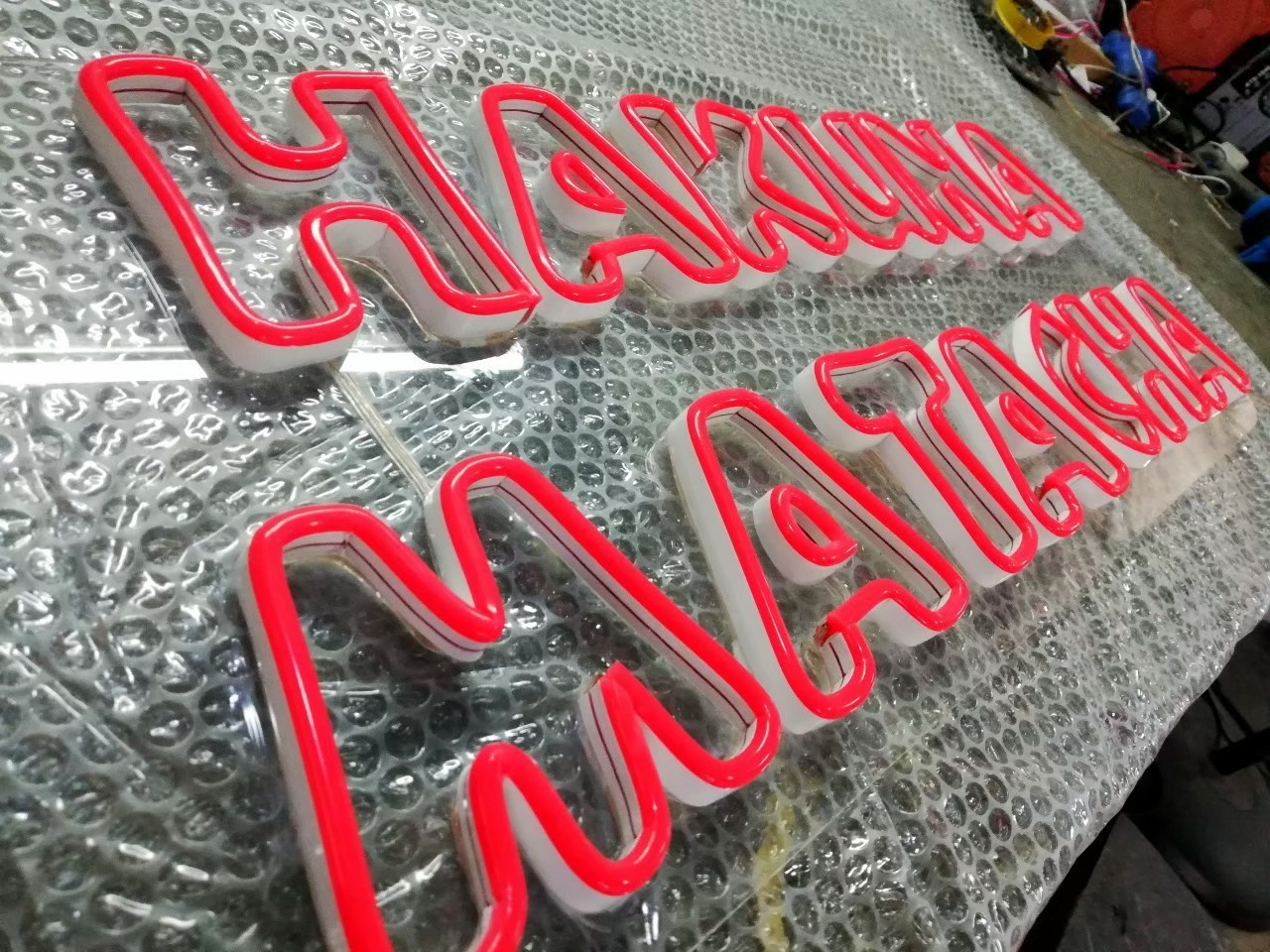 ป้ายไฟนีออน