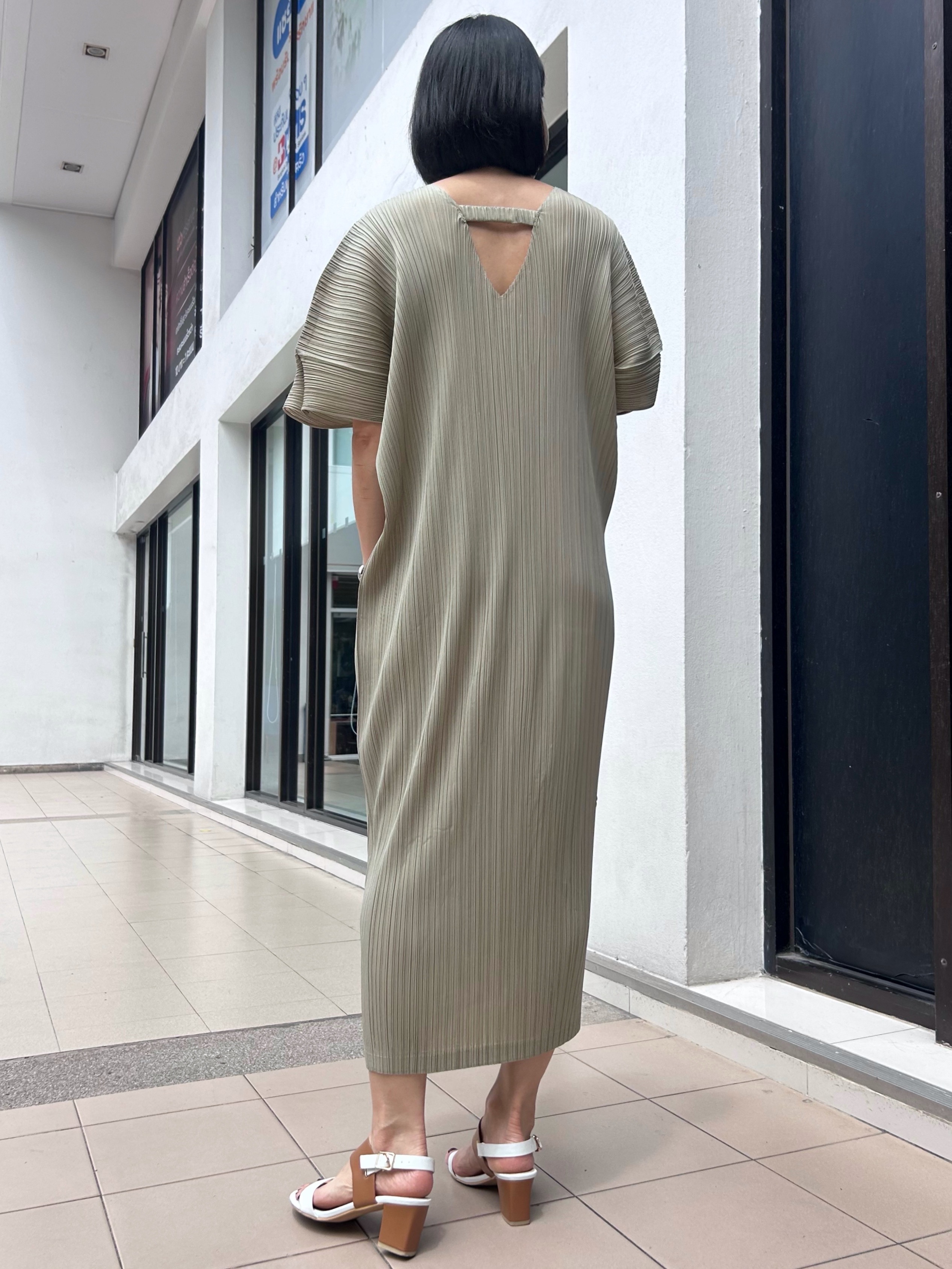 2MUAY รุ่น GJO1408 เดรสพลีทคุณภาพ SHORT SLEEVE V NECK PLEATED DRESS 10 สี FREE SIZE