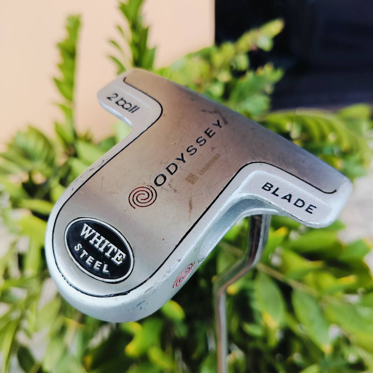 PUTTER ODYSSEY 2-BALL BLADE เป็นรุ่น WHITE STEEL อินเซิร์ทมี MILLED ช่วยในเรื่องการเกาะไลน์มาก และคงความนุ่ม ความยาว 34 นิ้ว ไม้กอล์ฟพรีเมี่ยมมือสอง ของแท้ By NakaraLuxurious