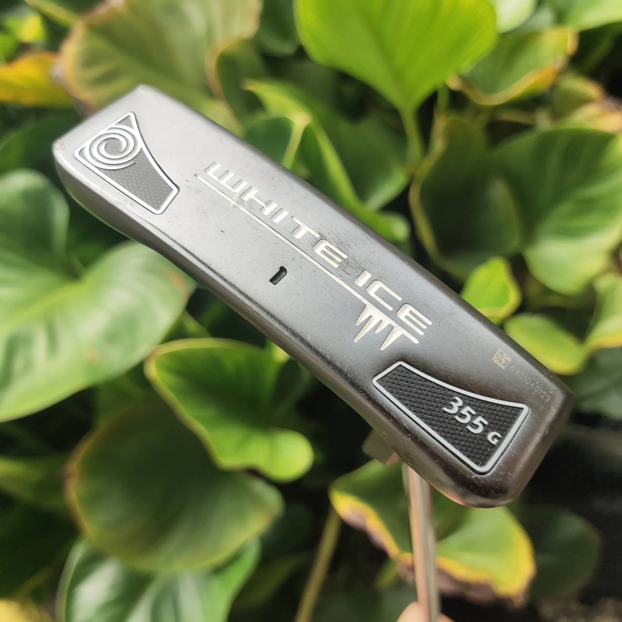 Putter Odyssey White Ice 1 Blade-style พร้อม Crank Neck Hosel ตั้งทิศทางตรงง่าย มั่นใจบนกรีน