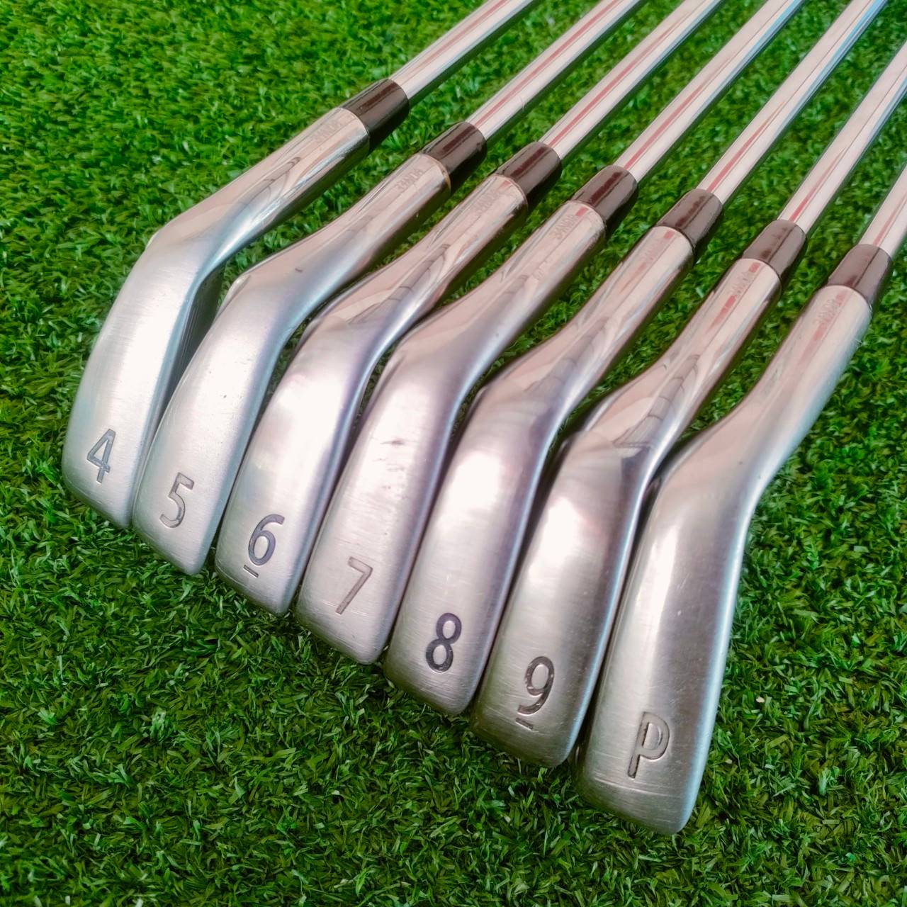 **ไม้กอล์ฟสำหรับท่านที่ถนัดซ้าย** ชุดเหล็ก TITLEIST AP1 DUAL CAVITY TUNGSTEN NICKEL มีเหล็ก 4-9 เเละ PW ก้าน N.S.PRO ZELOS 8 FLEX R ไม้กอล์ฟมือสอง ของแท้ BY NakaraLuxurious