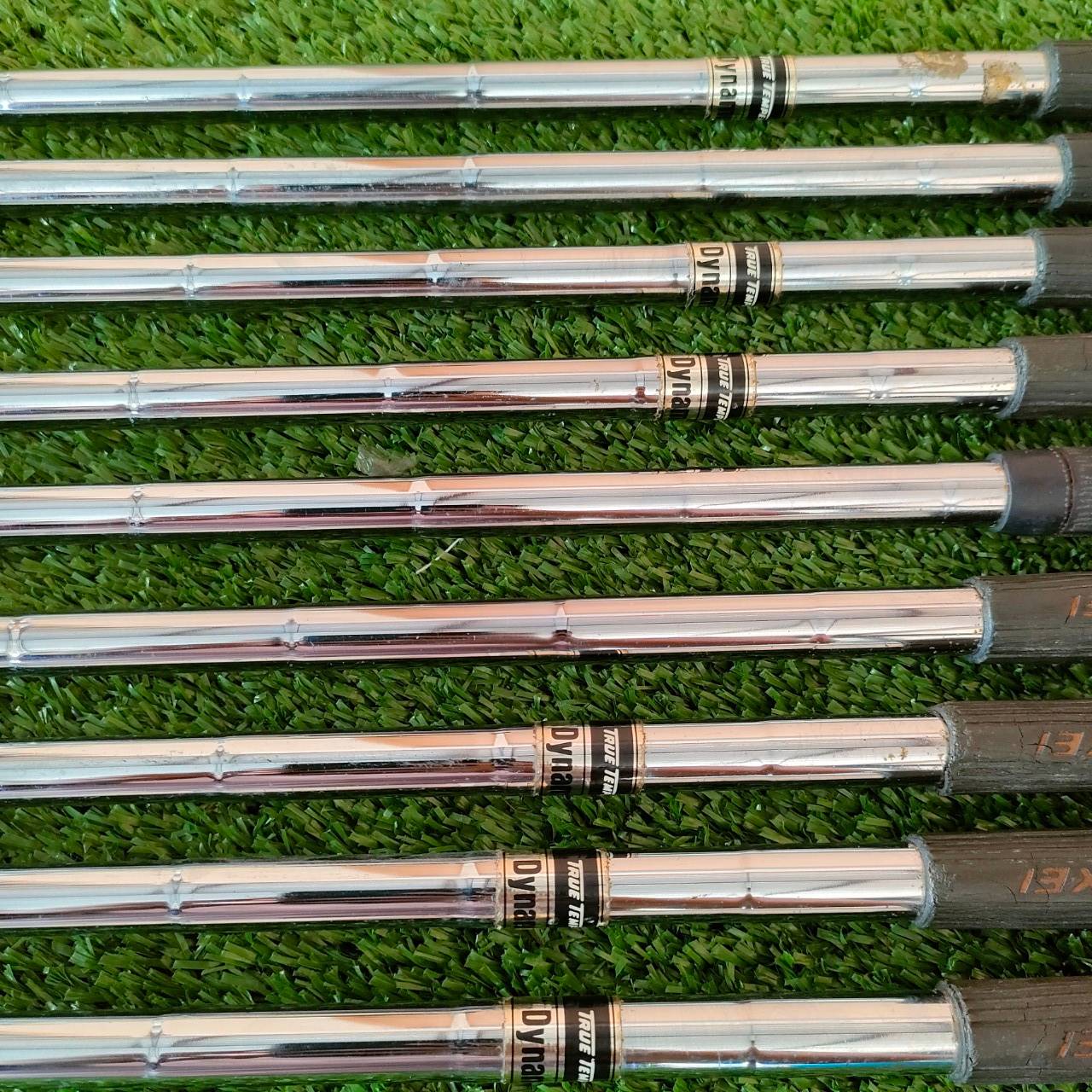 ชุดเหล็ก TOUR MODEL III U-GRLIVE มีเหล็ก 3-9 เเละ PW SW ก้าน DYNAMIC FLEX R