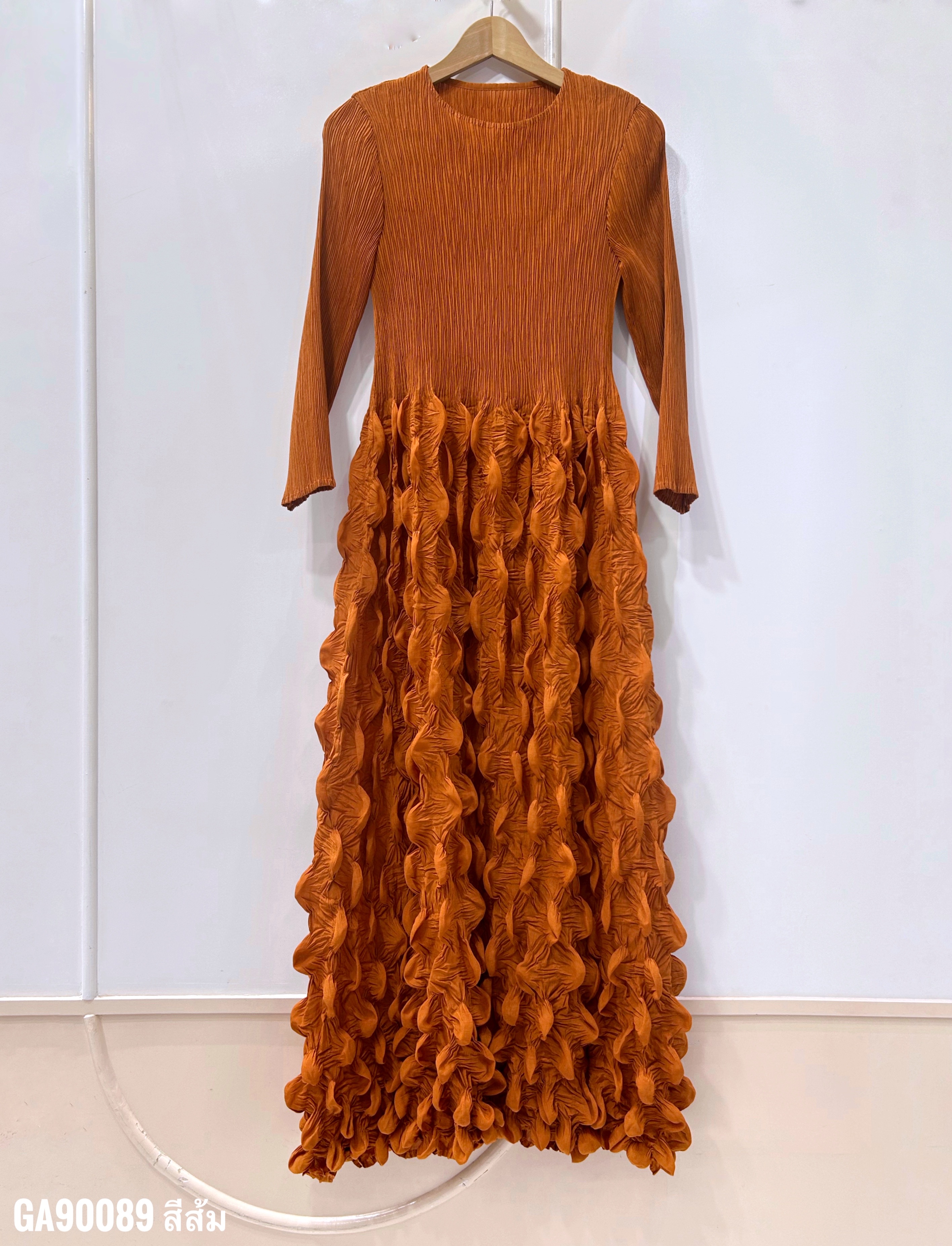 อกถึง 50 ยาว 51 นิ้ว 2MUAY รุ่น GA90089 เดรสอัดพลีทผ้าเนื้อ Matte LONG SLEEVE BUBBLE PLEATED DRESS 5 สี FREE SIZE